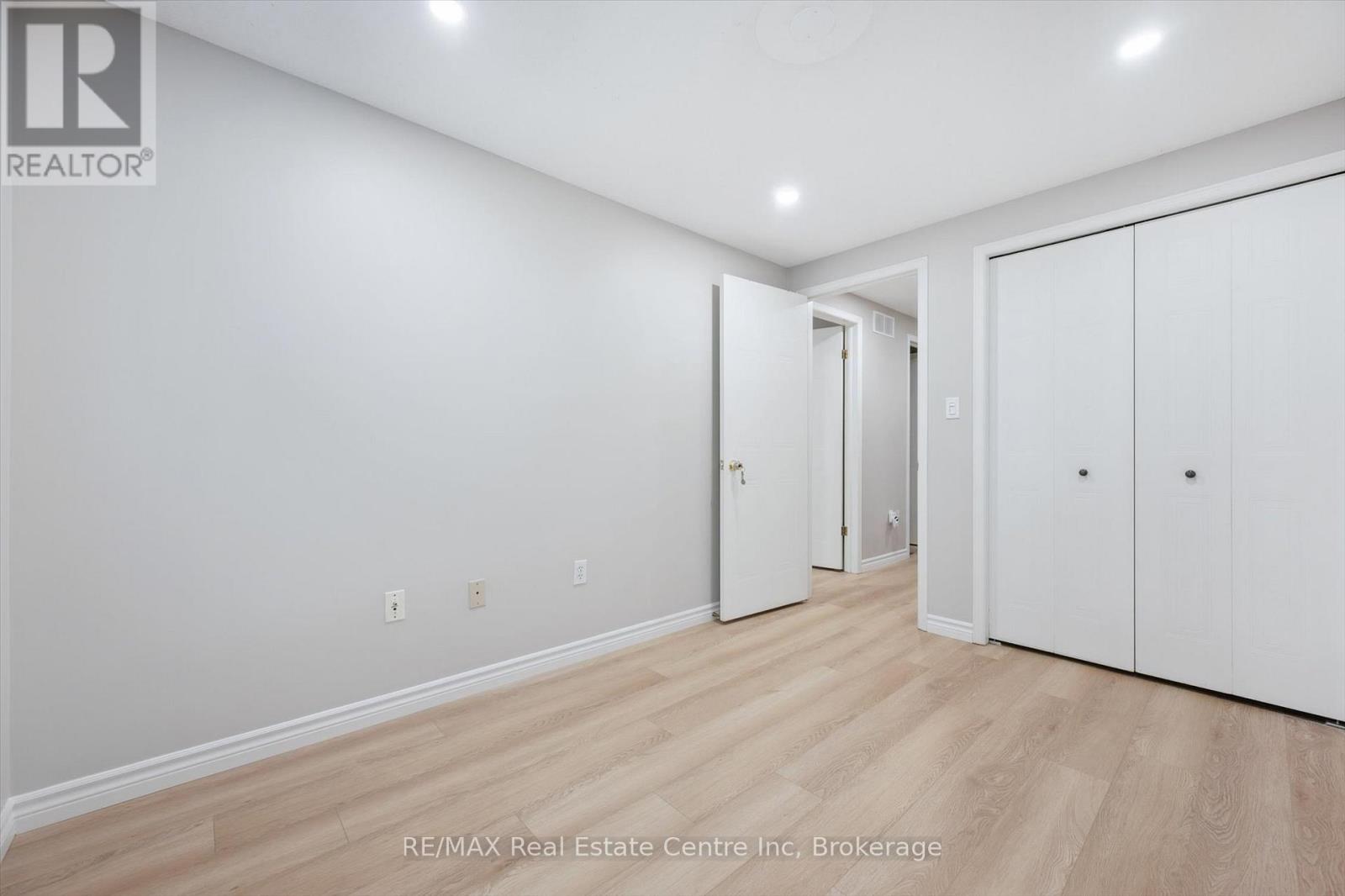 65 Roehampton Crescent, Guelph, Ontario  N1L 1M8 - Photo 24 - X12427228