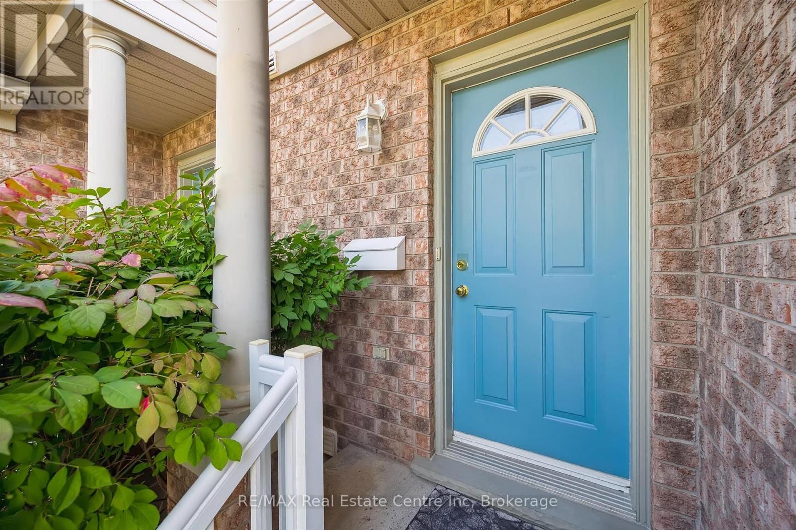 65 Roehampton Crescent, Guelph, Ontario  N1L 1M8 - Photo 3 - X12427228