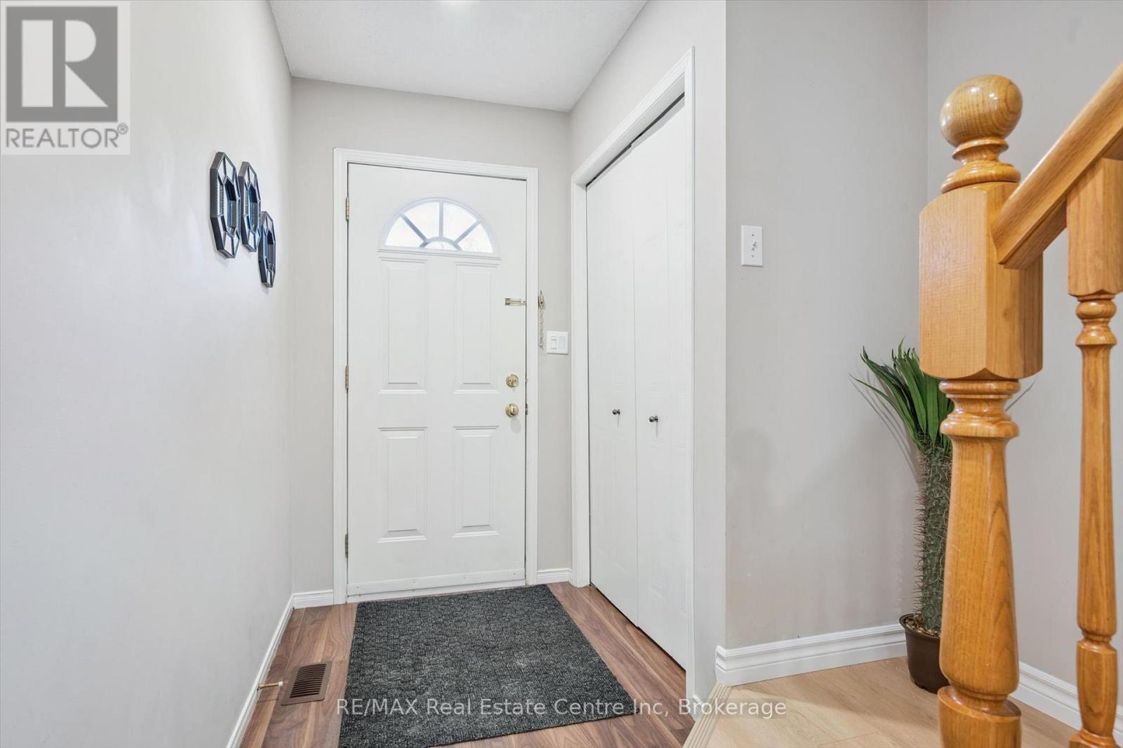 65 Roehampton Crescent, Guelph, Ontario  N1L 1M8 - Photo 4 - X12427228