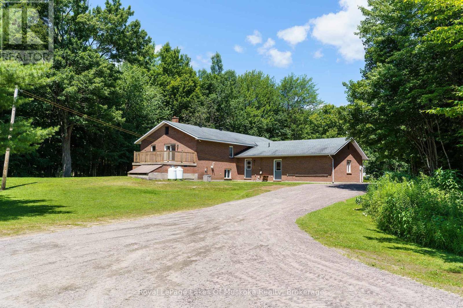 1020 Amelia Crescent, Gravenhurst, Ontario  P0E 1G0 - Photo 33 - X12427244