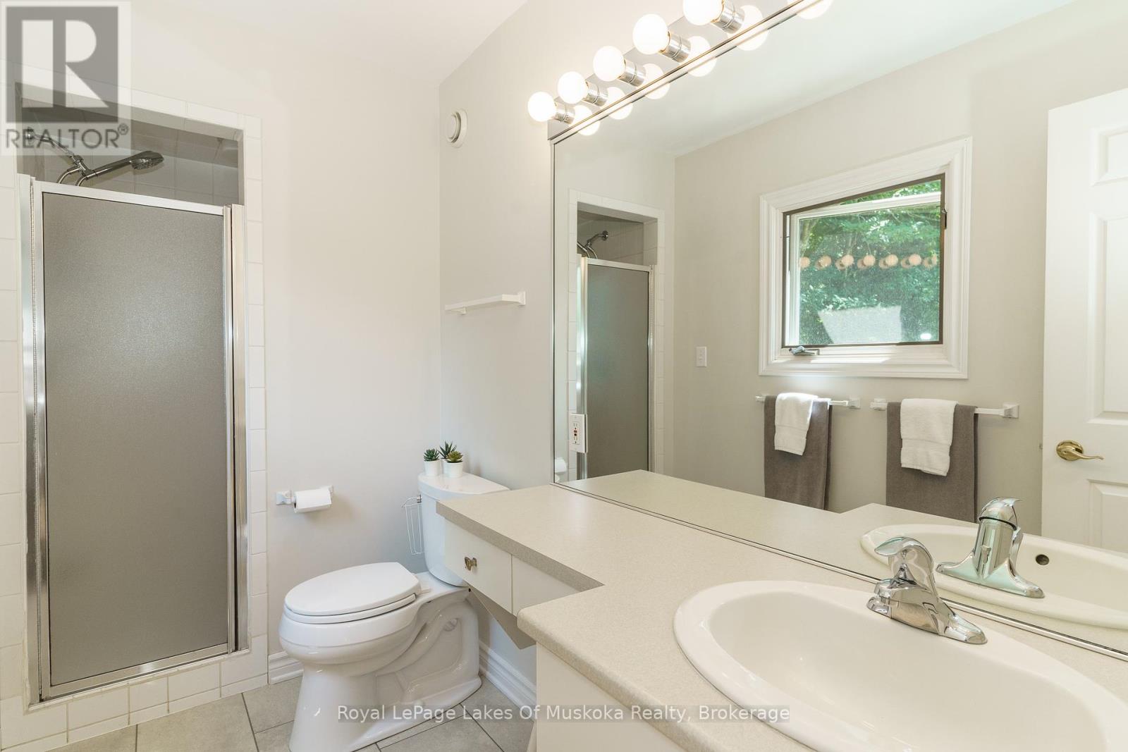 1020 Amelia Crescent, Gravenhurst, Ontario  P0E 1G0 - Photo 23 - X12427244