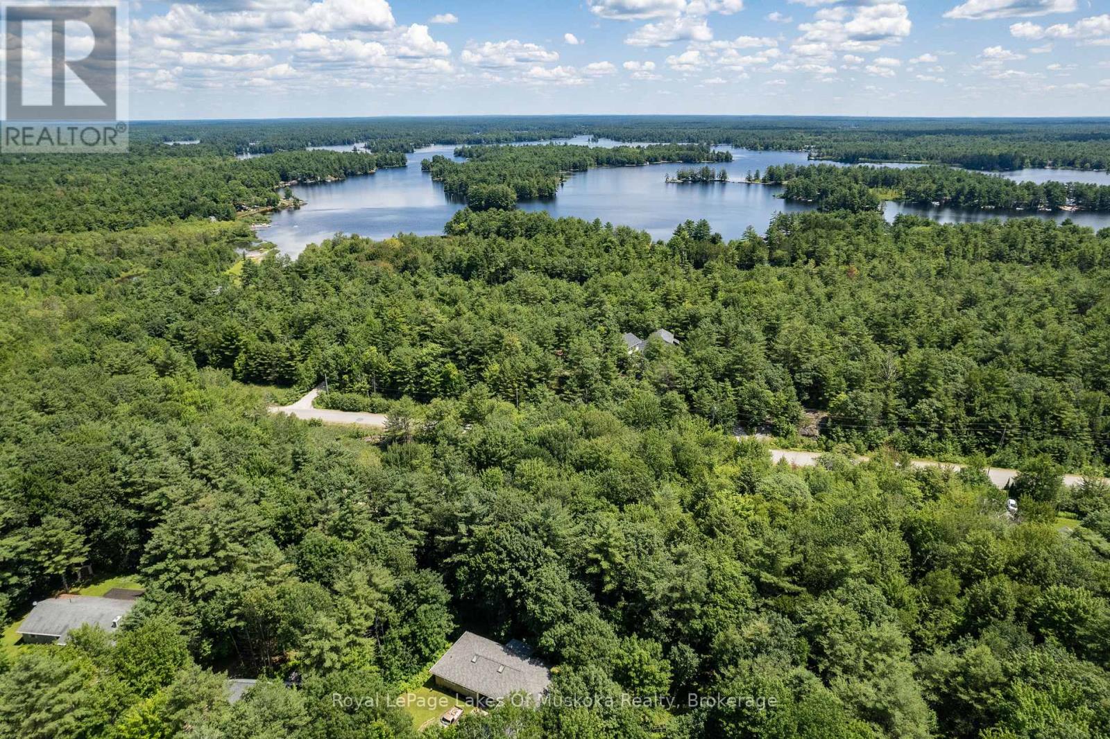 1020 Amelia Crescent, Gravenhurst, Ontario  P0E 1G0 - Photo 41 - X12427244