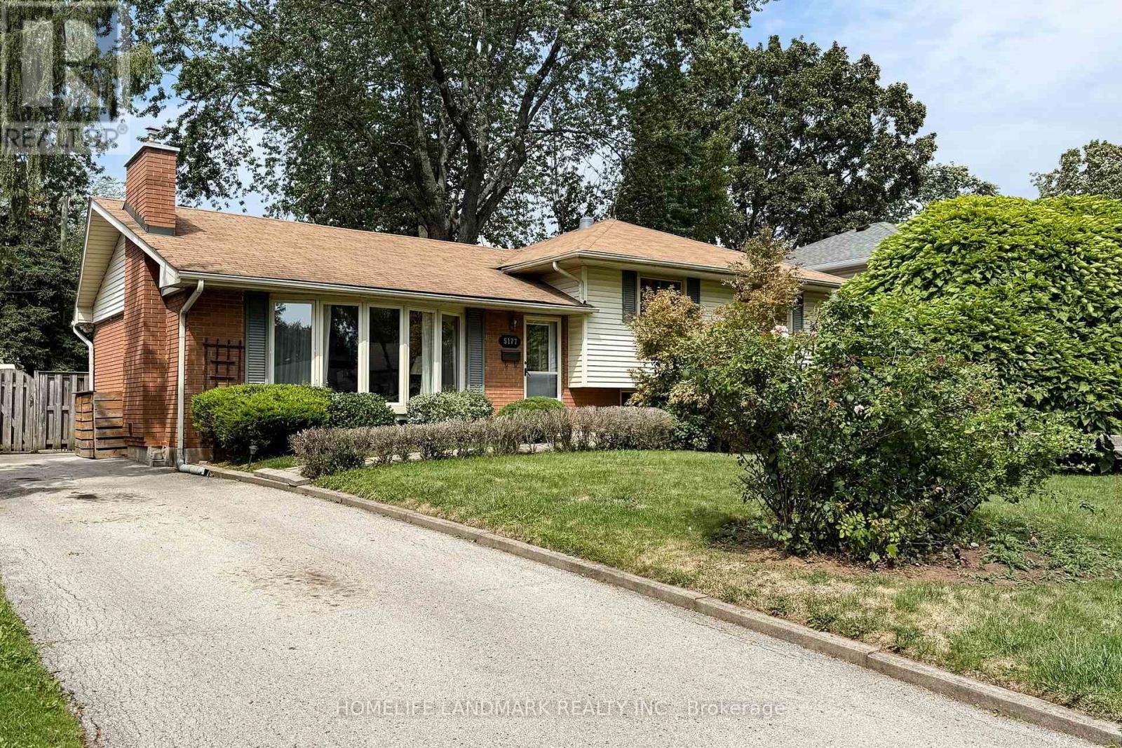 5177 Reeves Road, Burlington, Ontario  L7L 3J8 - Photo 1 - W12427067