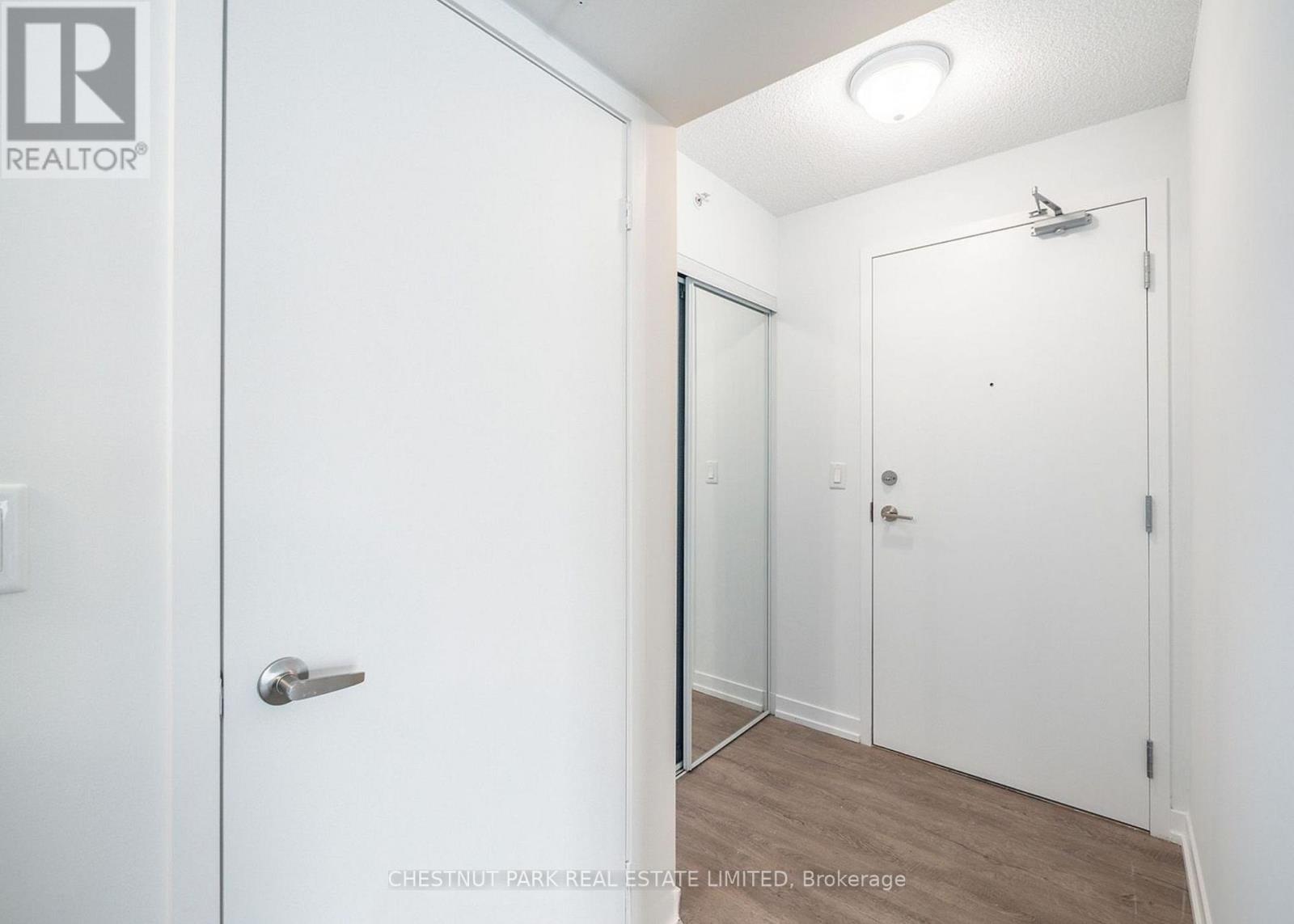 910 - 1410 Dupont Street, Toronto, Ontario  M6H 2B1 - Photo 6 - W12427068