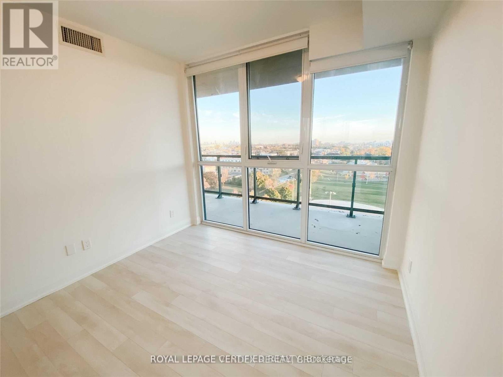 1009 - 1461 Lawrence Avenue W, Toronto, Ontario  M6L 1B3 - Photo 7 - W12427069