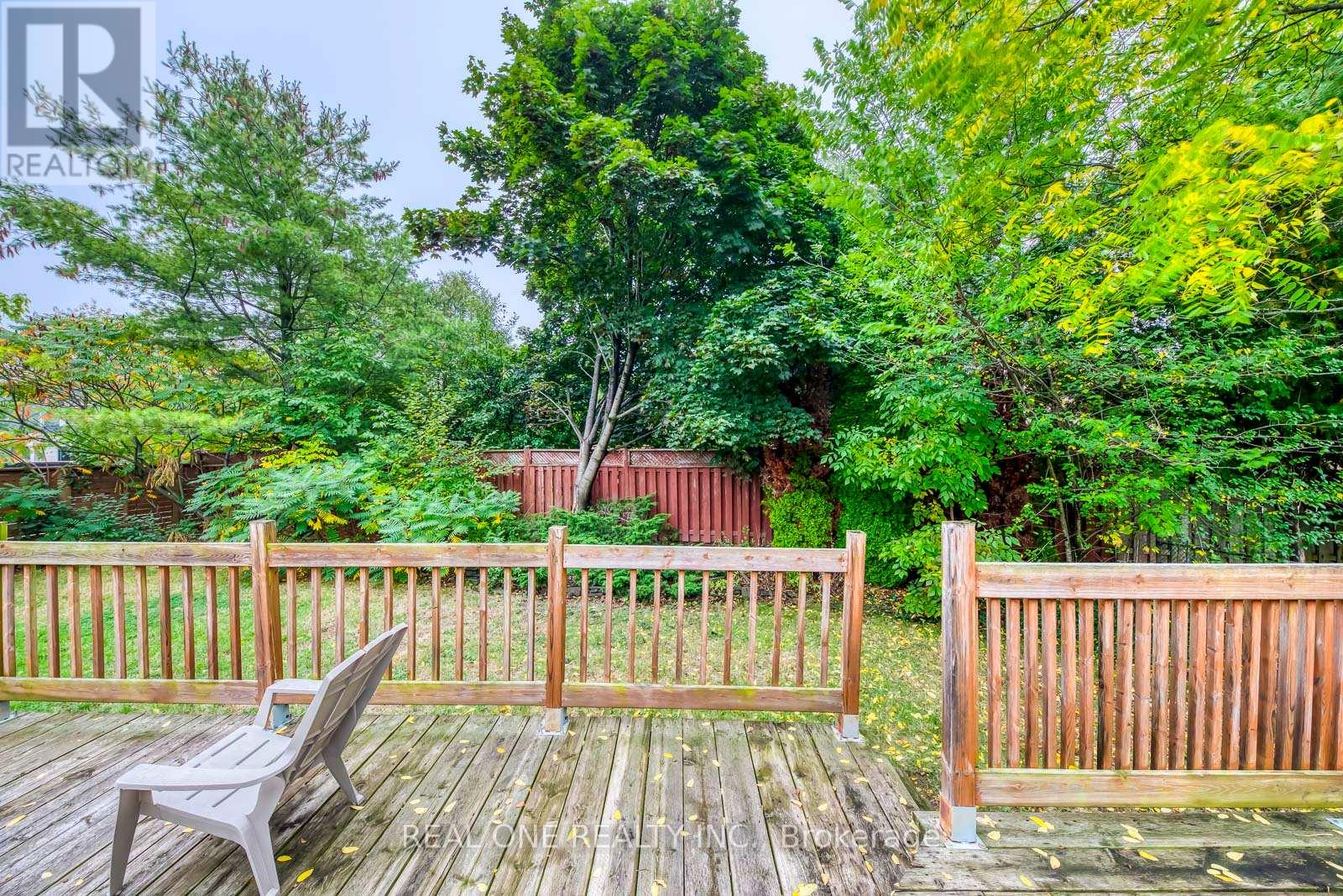 398 Tennyson Drive, Oakville, Ontario  L6L 3Z1 - Photo 13 - W12427109