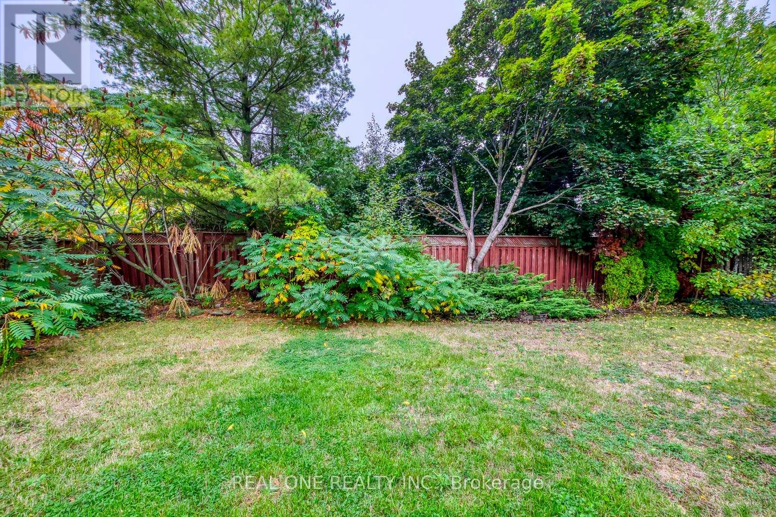 398 Tennyson Drive, Oakville, Ontario  L6L 3Z1 - Photo 15 - W12427109