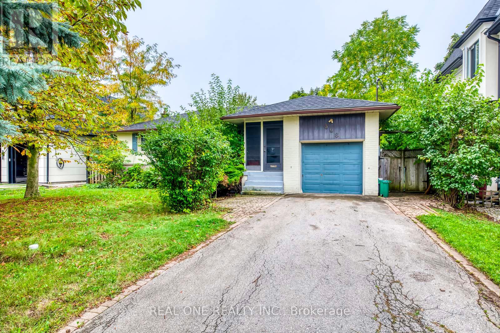398 Tennyson Drive, Oakville, Ontario  L6L 3Z1 - Photo 3 - W12427109