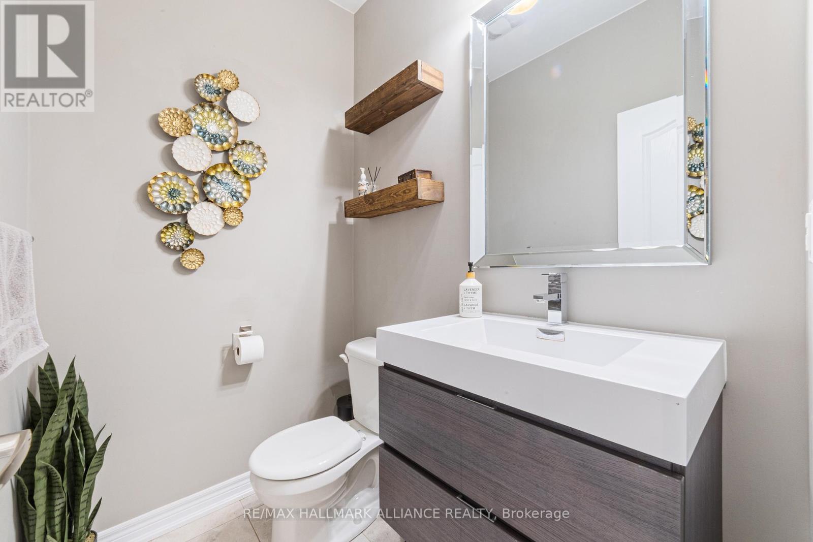 37 Diamond Leaf Lane, Halton Hills, Ontario  L7G 0G7 - Photo 18 - W12427133