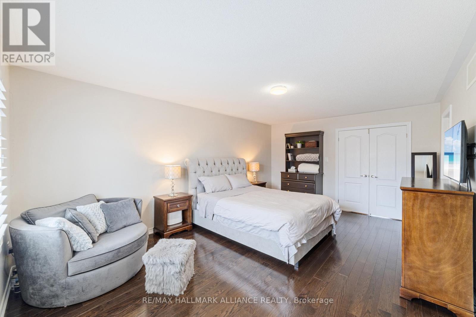 37 Diamond Leaf Lane, Halton Hills, Ontario  L7G 0G7 - Photo 27 - W12427133