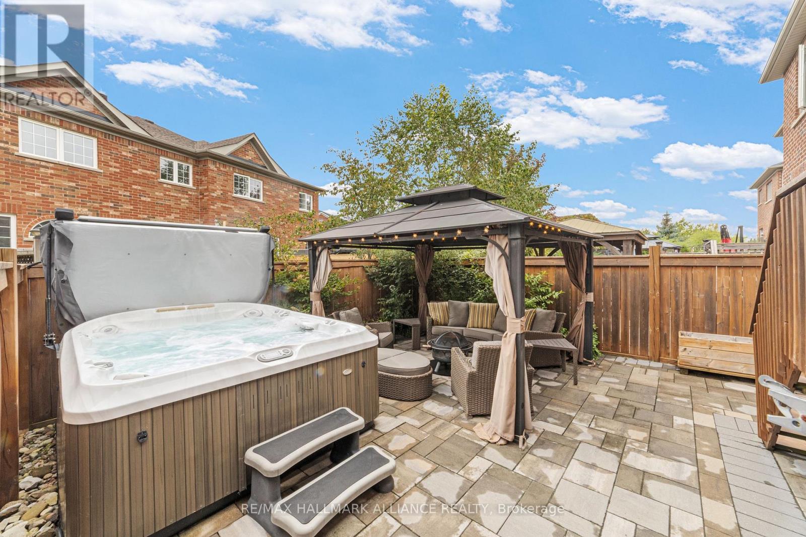37 Diamond Leaf Lane, Halton Hills, Ontario  L7G 0G7 - Photo 39 - W12427133