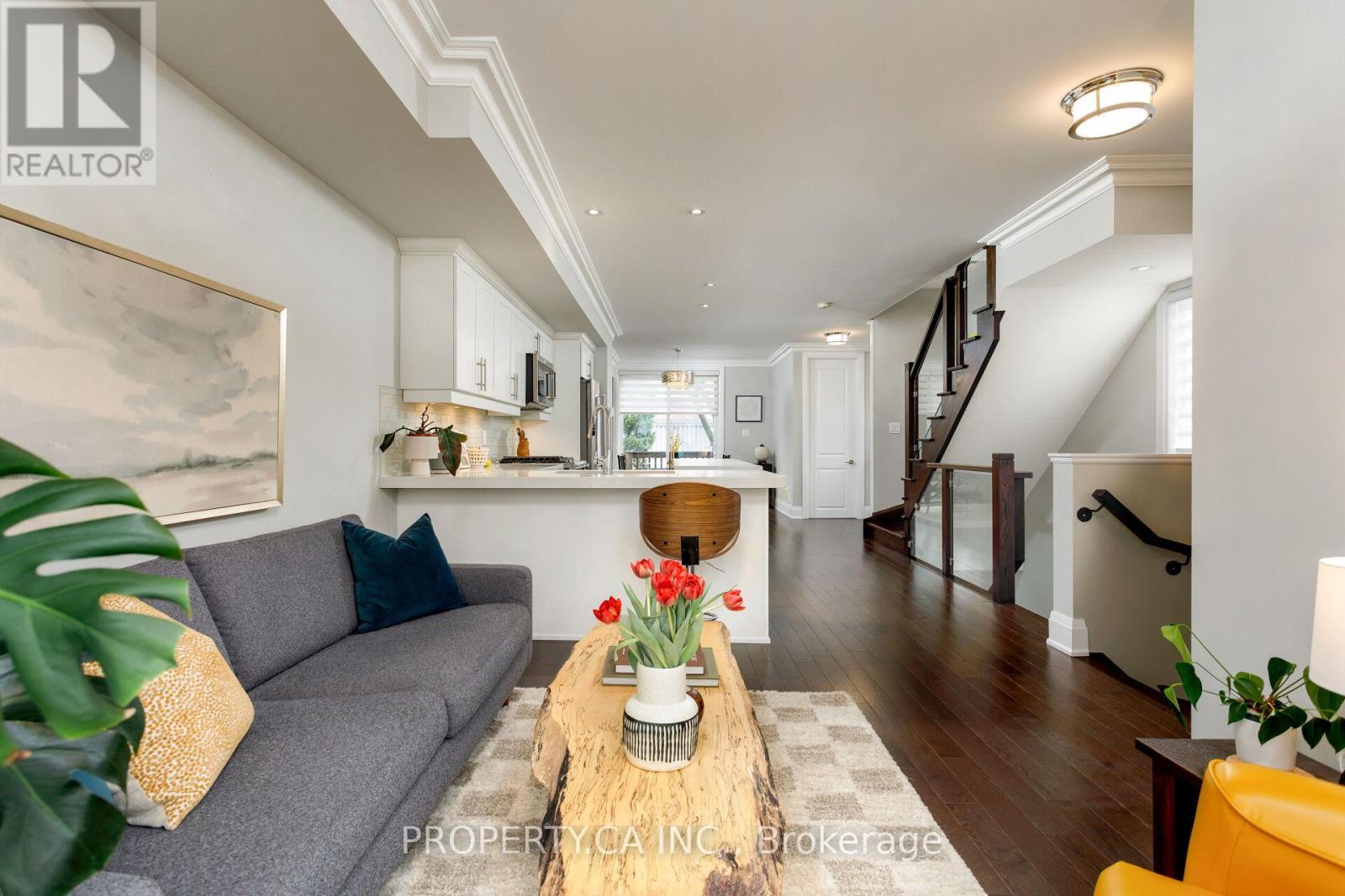2a Methuen Avenue, Toronto, Ontario  M6S 1Z5 - Photo 6 - W12427137