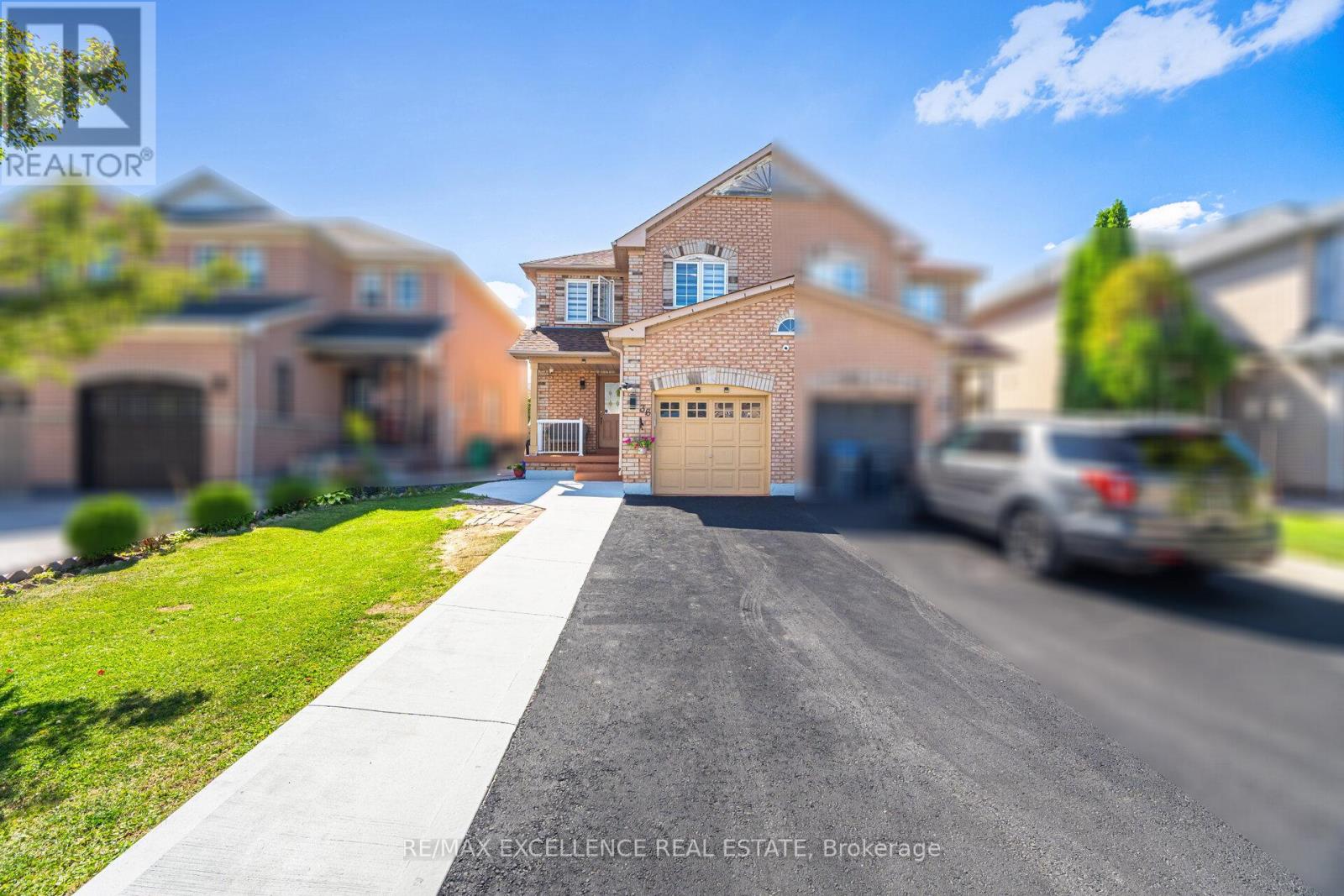 36 Coppermill Drive W, Brampton, Ontario  L7A 1M8 - Photo 2 - W12427138