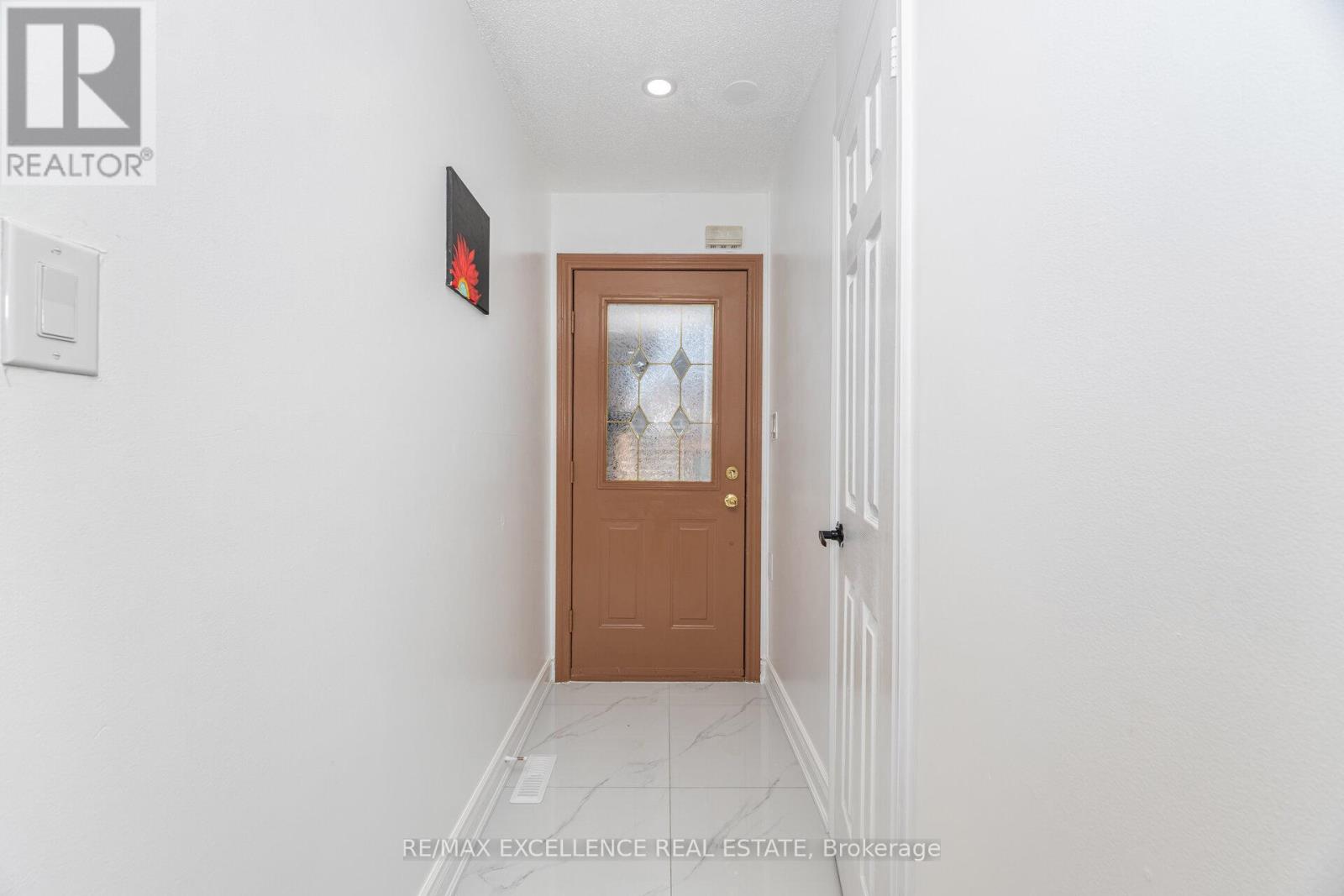 36 Coppermill Drive W, Brampton, Ontario  L7A 1M8 - Photo 4 - W12427138
