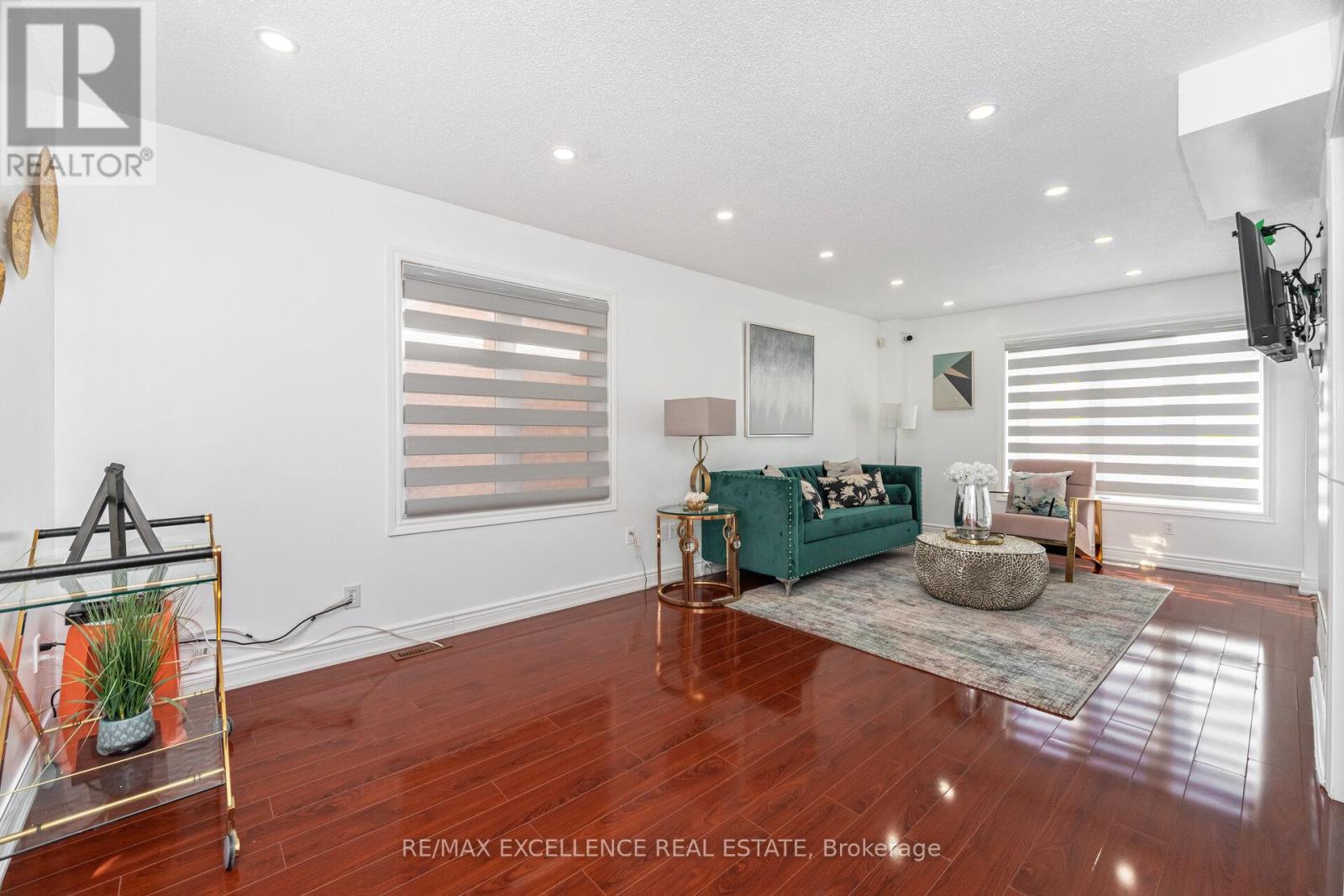 36 Coppermill Drive W, Brampton, Ontario  L7A 1M8 - Photo 5 - W12427138