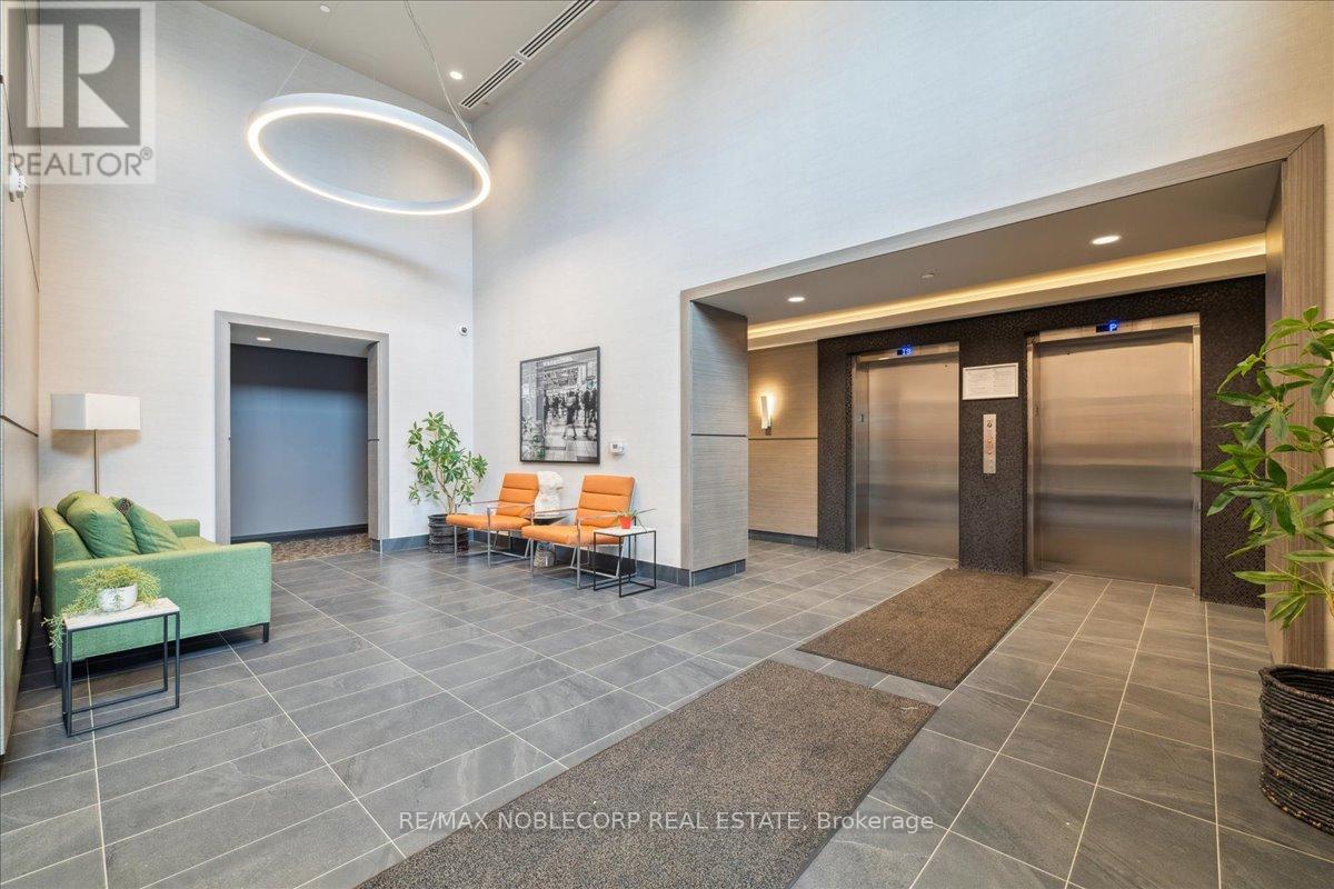 516 - 50 Kaitting Trail, Oakville, Ontario  L6M 4L9 - Photo 6 - W12427145