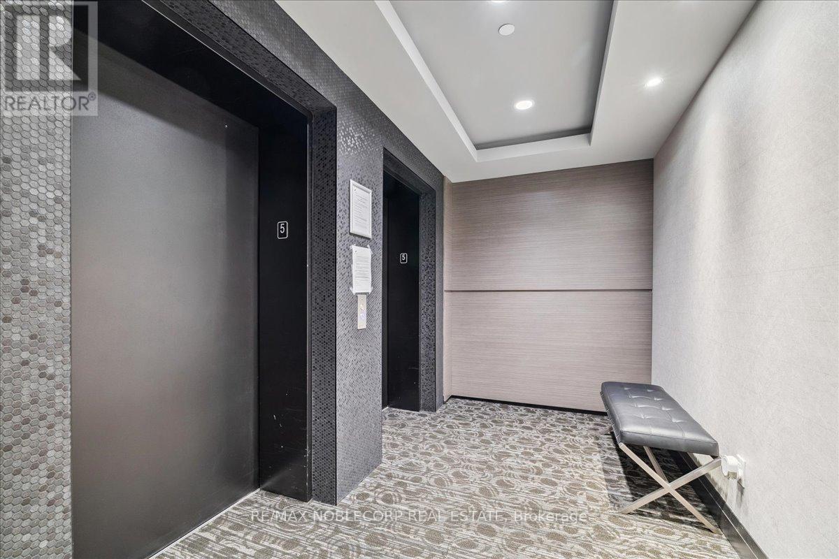 516 - 50 Kaitting Trail, Oakville, Ontario  L6M 4L9 - Photo 7 - W12427145