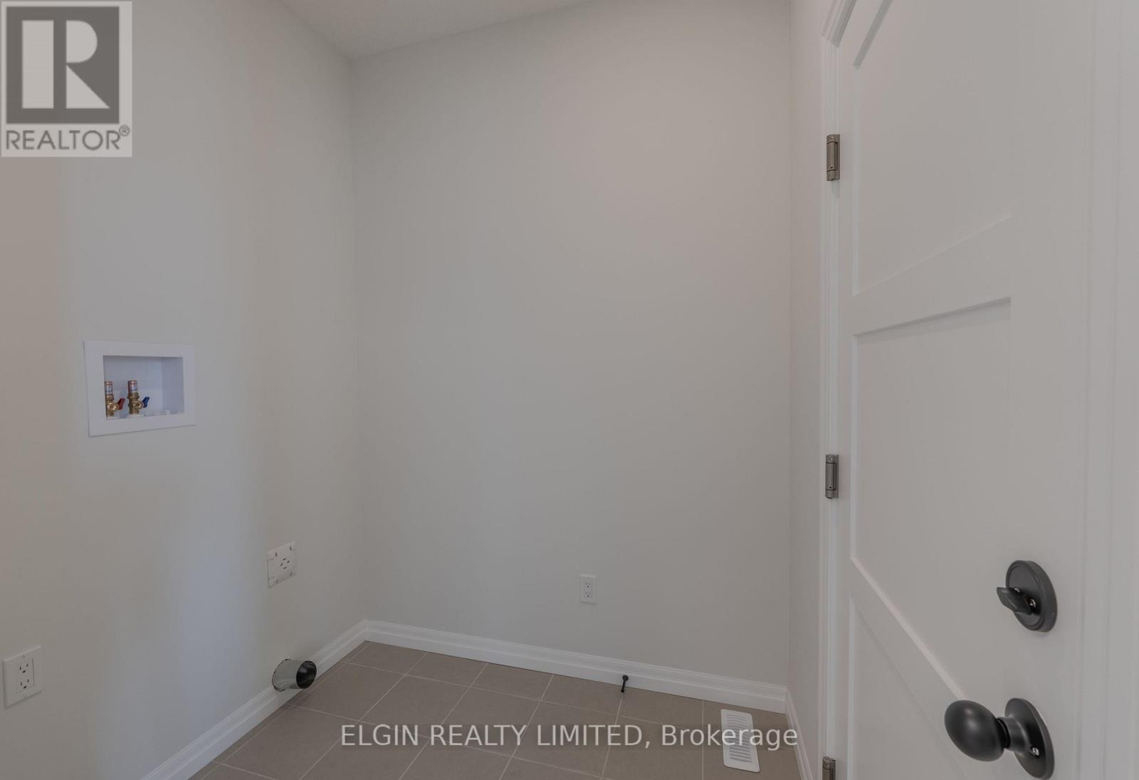 42197 Mcbain Line, Central Elgin, Ontario  N5P 0E4 - Photo 3 - X12415818