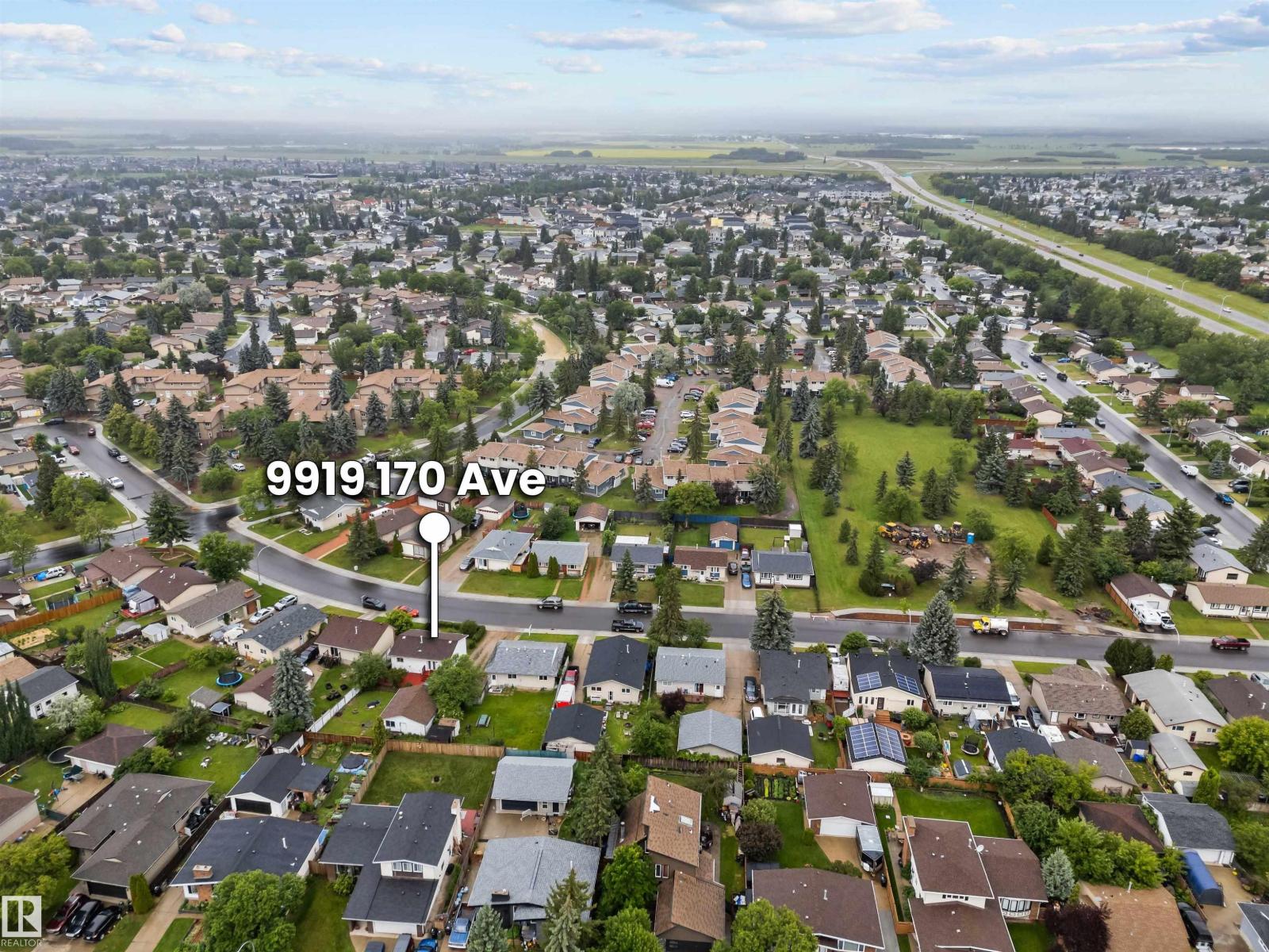 Property at 9919 170 AV NW image 4