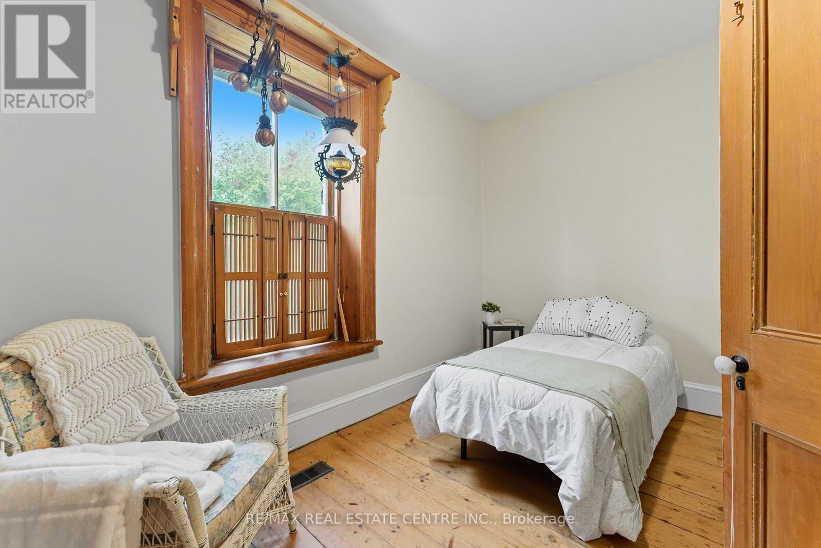 9 Dumfries Street, Cambridge, Ontario  N1S 1Y6 - Photo 13 - X12427082