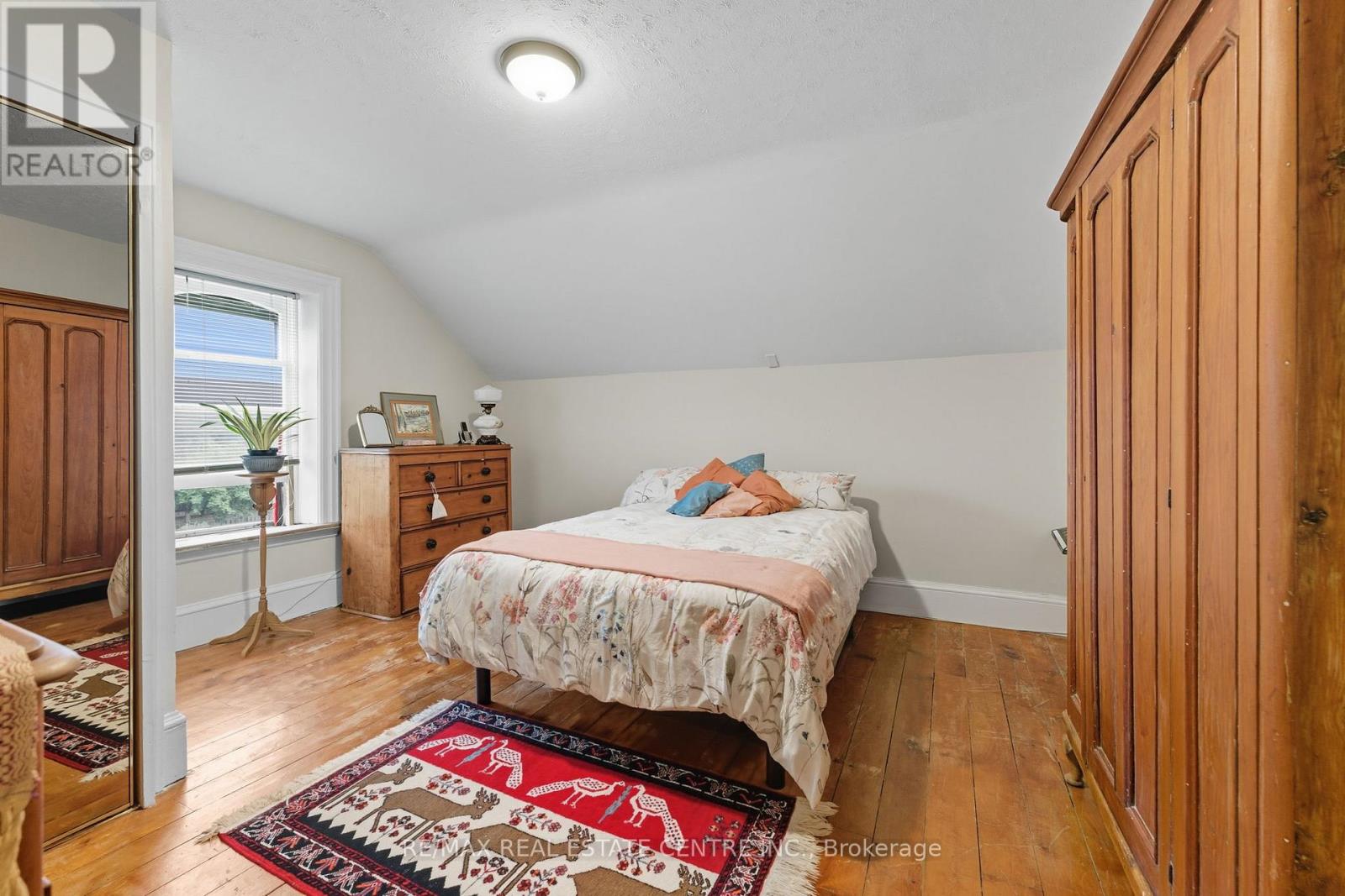 9 Dumfries Street, Cambridge, Ontario  N1S 1Y6 - Photo 15 - X12427082