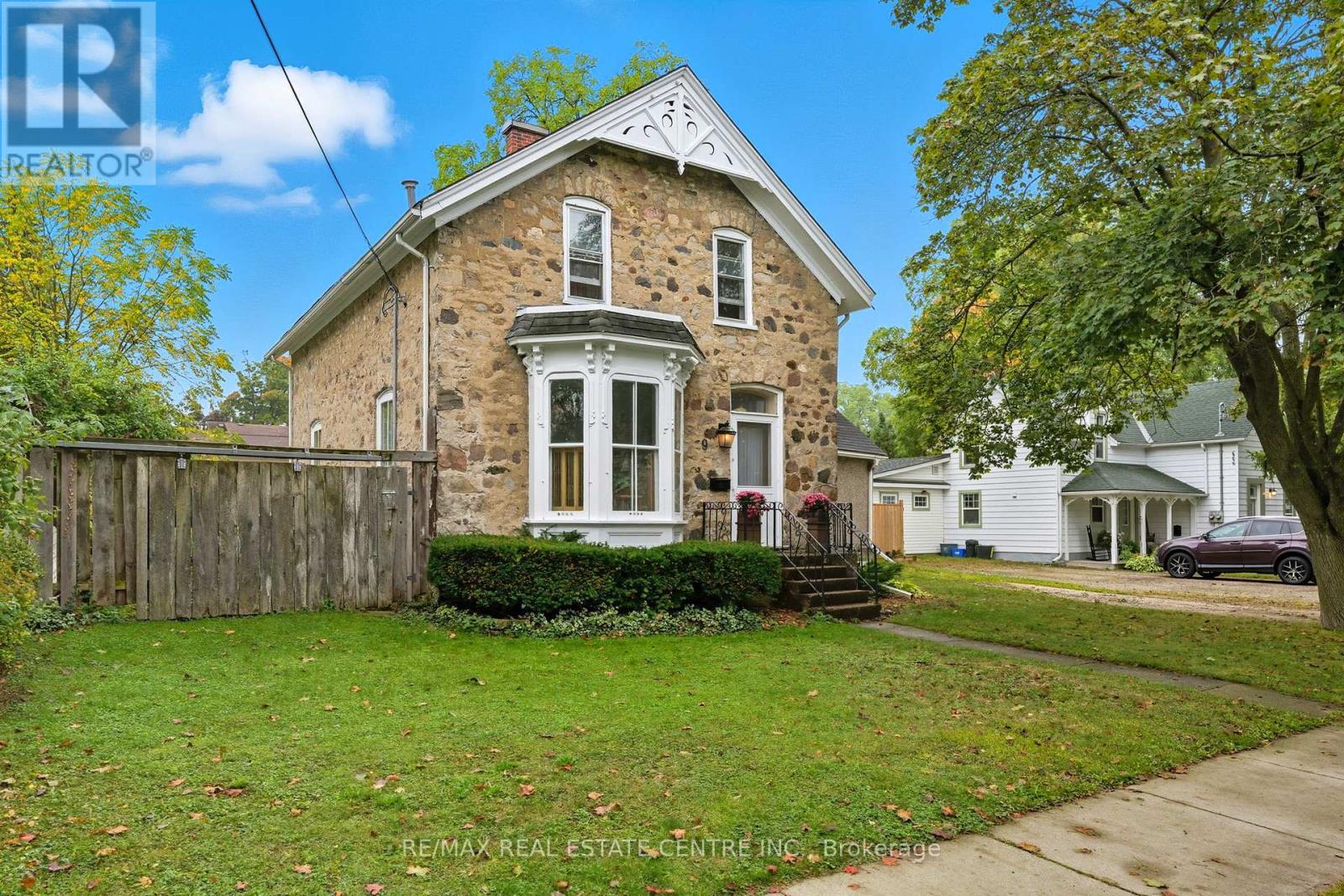 9 Dumfries Street, Cambridge, Ontario  N1S 1Y6 - Photo 2 - X12427082