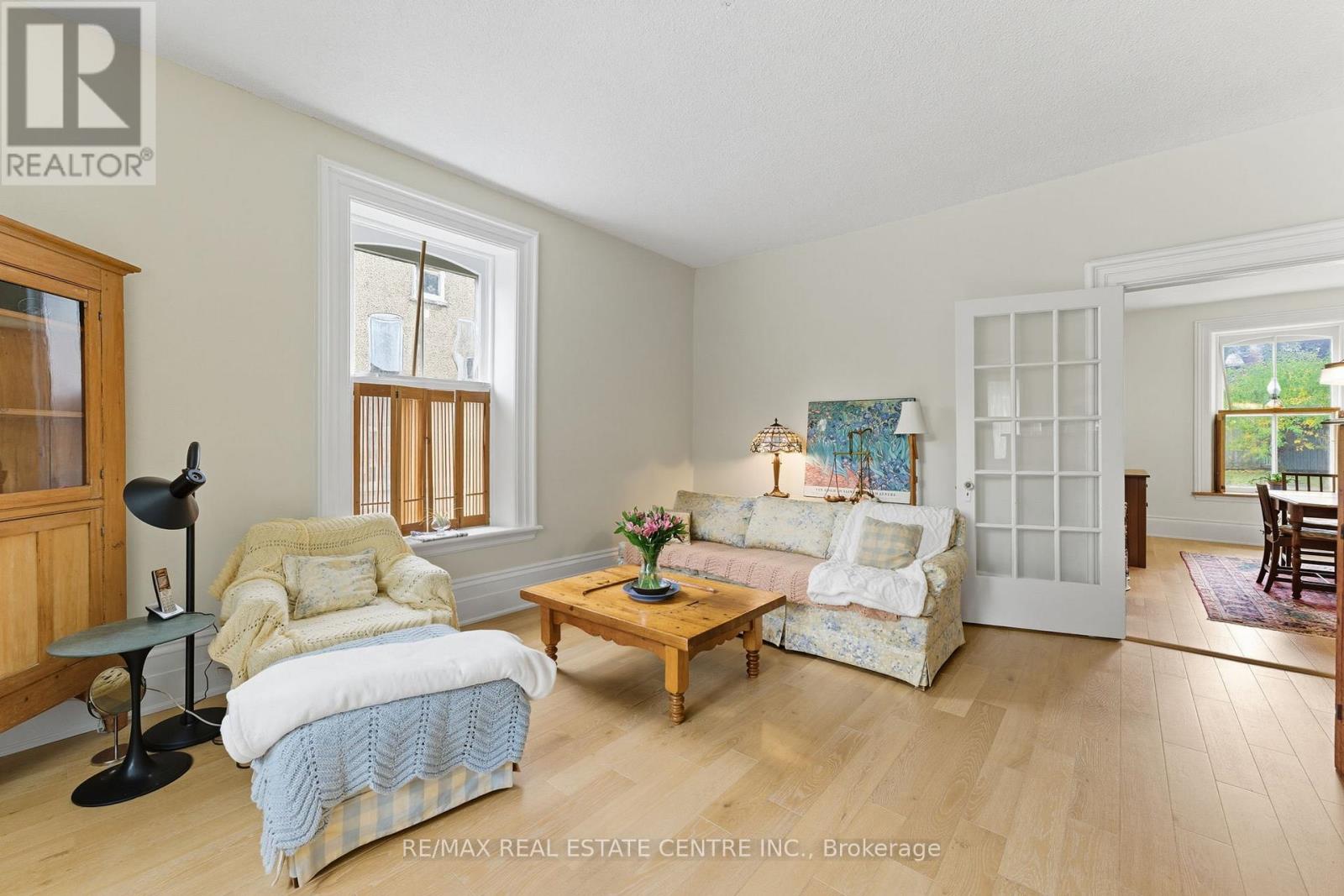 9 Dumfries Street, Cambridge, Ontario  N1S 1Y6 - Photo 6 - X12427082