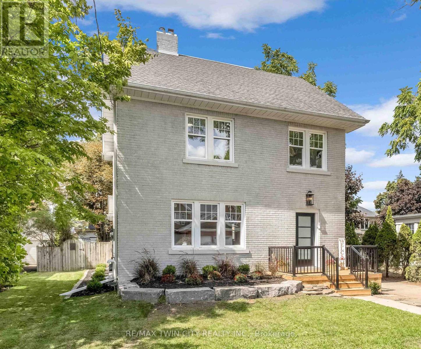 15 Hawarden Avenue, Brantford, Ontario  N3T 4H2 - Photo 1 - X12427086