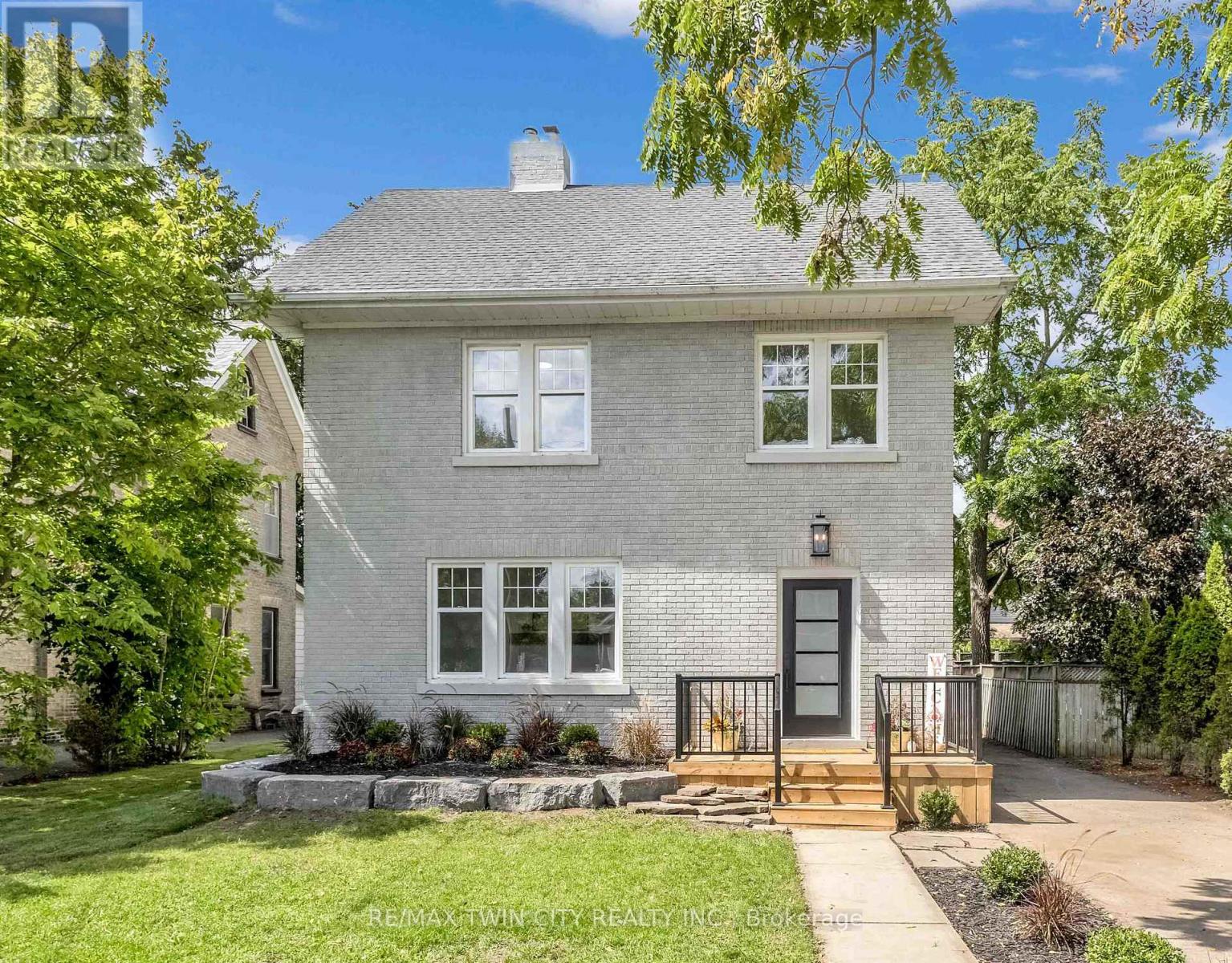 15 Hawarden Avenue, Brantford, Ontario  N3T 4H2 - Photo 3 - X12427086