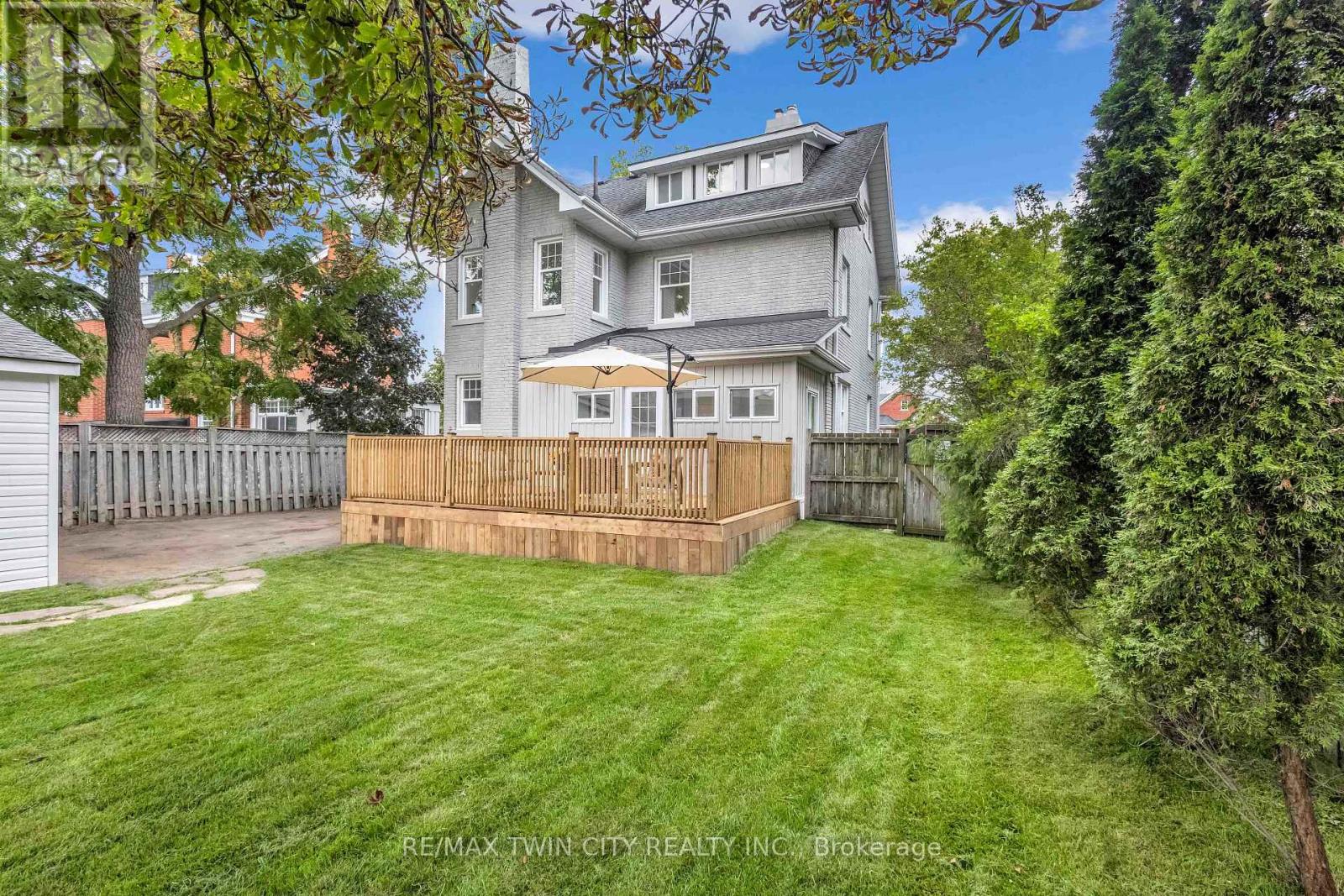 15 Hawarden Avenue, Brantford, Ontario  N3T 4H2 - Photo 37 - X12427086