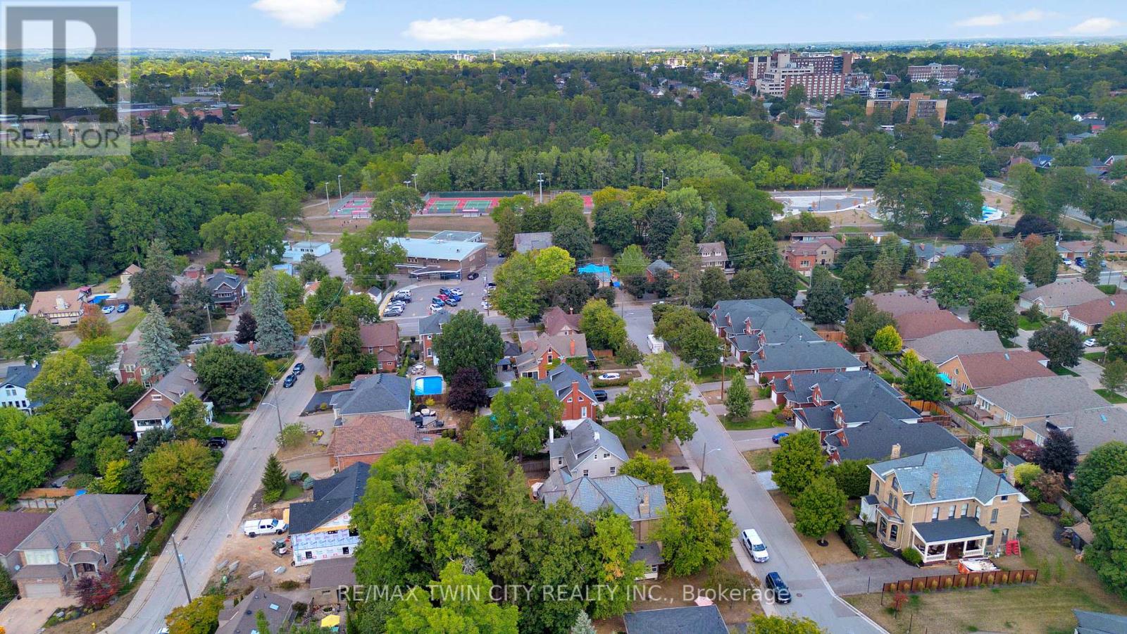 15 Hawarden Avenue, Brantford, Ontario  N3T 4H2 - Photo 45 - X12427086