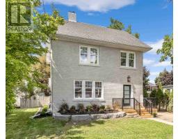 15 HAWARDEN AVENUE, Brantford, Ontario
