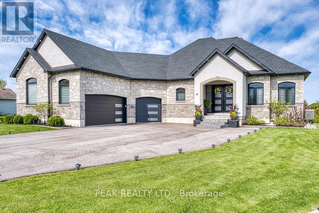45 Wellington Street S, Ashfield-Colborne-Wawanosh, Ontario  N7A 3X9 - Photo 2 - X12427088