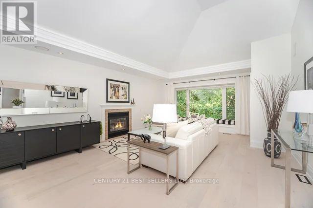 1595 Calverton Court, Mississauga, Ontario  L5G 2W4 - Photo 15 - W12425098