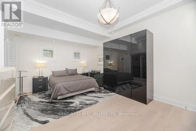1595 Calverton Court, Mississauga, Ontario  L5G 2W4 - Photo 20 - W12425098