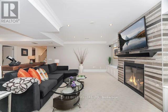 1595 Calverton Court, Mississauga, Ontario  L5G 2W4 - Photo 37 - W12425098