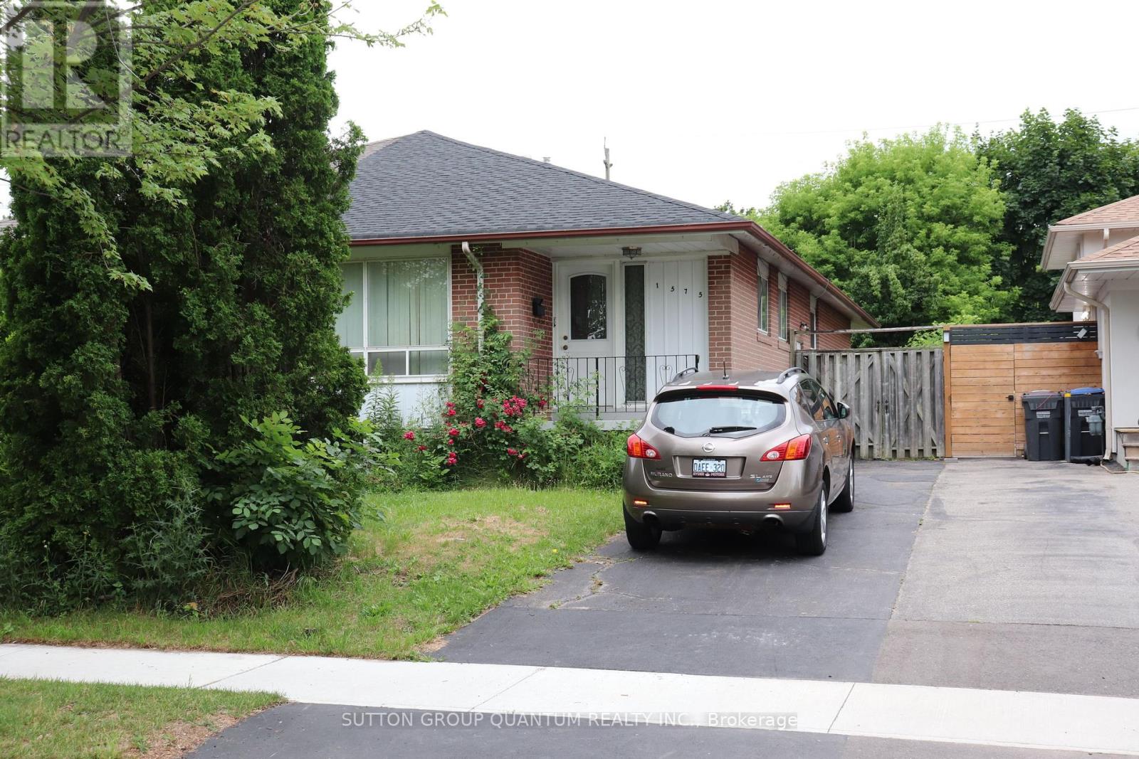 1575 SANDGATE CRESCENT, Mississauga, Ontario