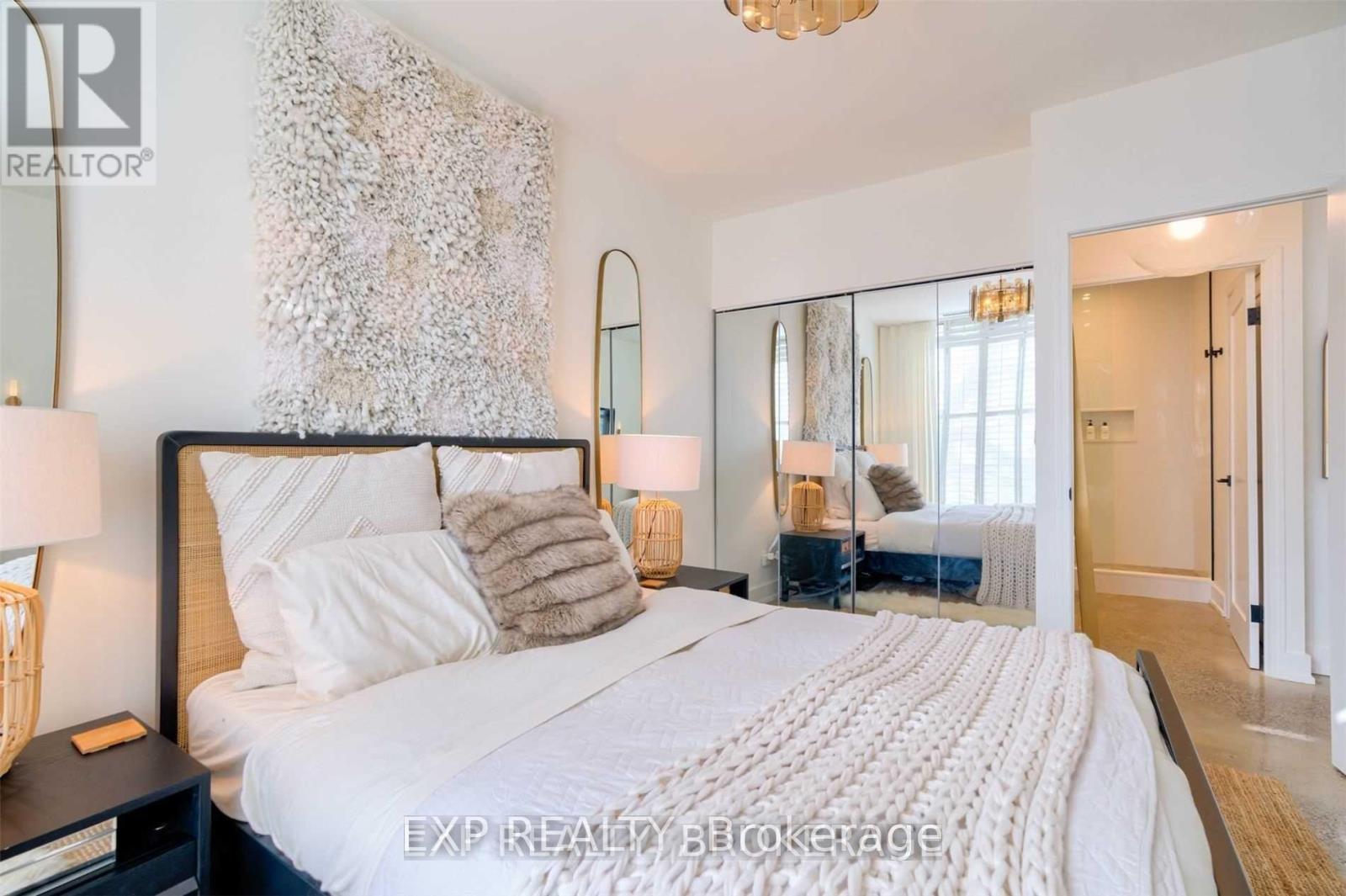 142 Bathurst Street, Toronto, Ontario  M5V 2R3 - Photo 12 - C12427146