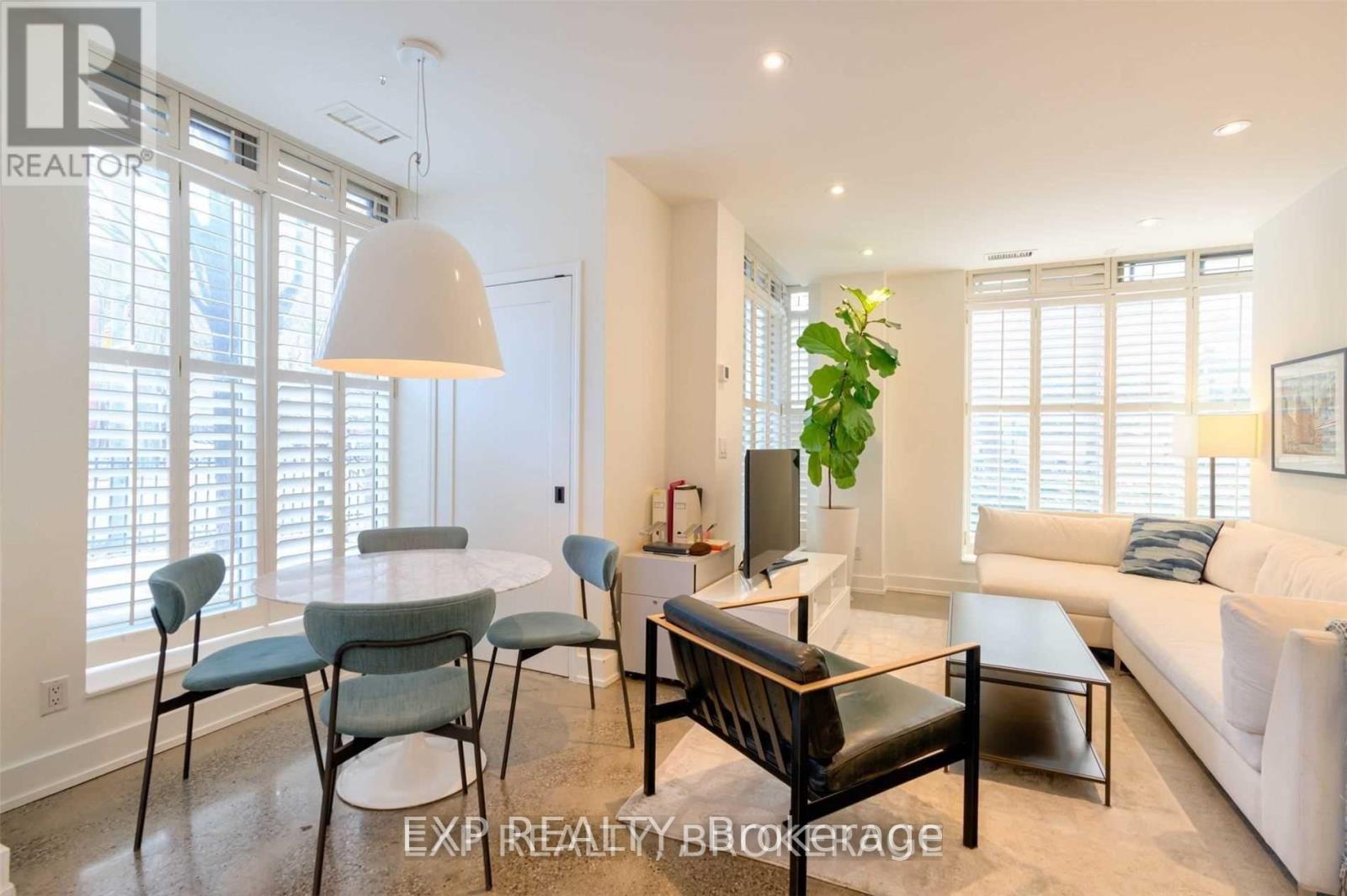 142 Bathurst Street, Toronto, Ontario  M5V 2R3 - Photo 3 - C12427146
