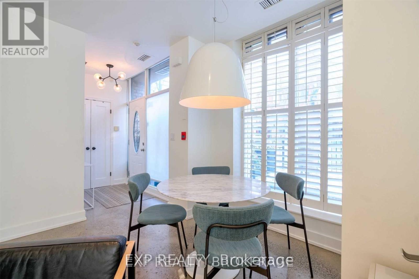 142 Bathurst Street, Toronto, Ontario  M5V 2R3 - Photo 4 - C12427146