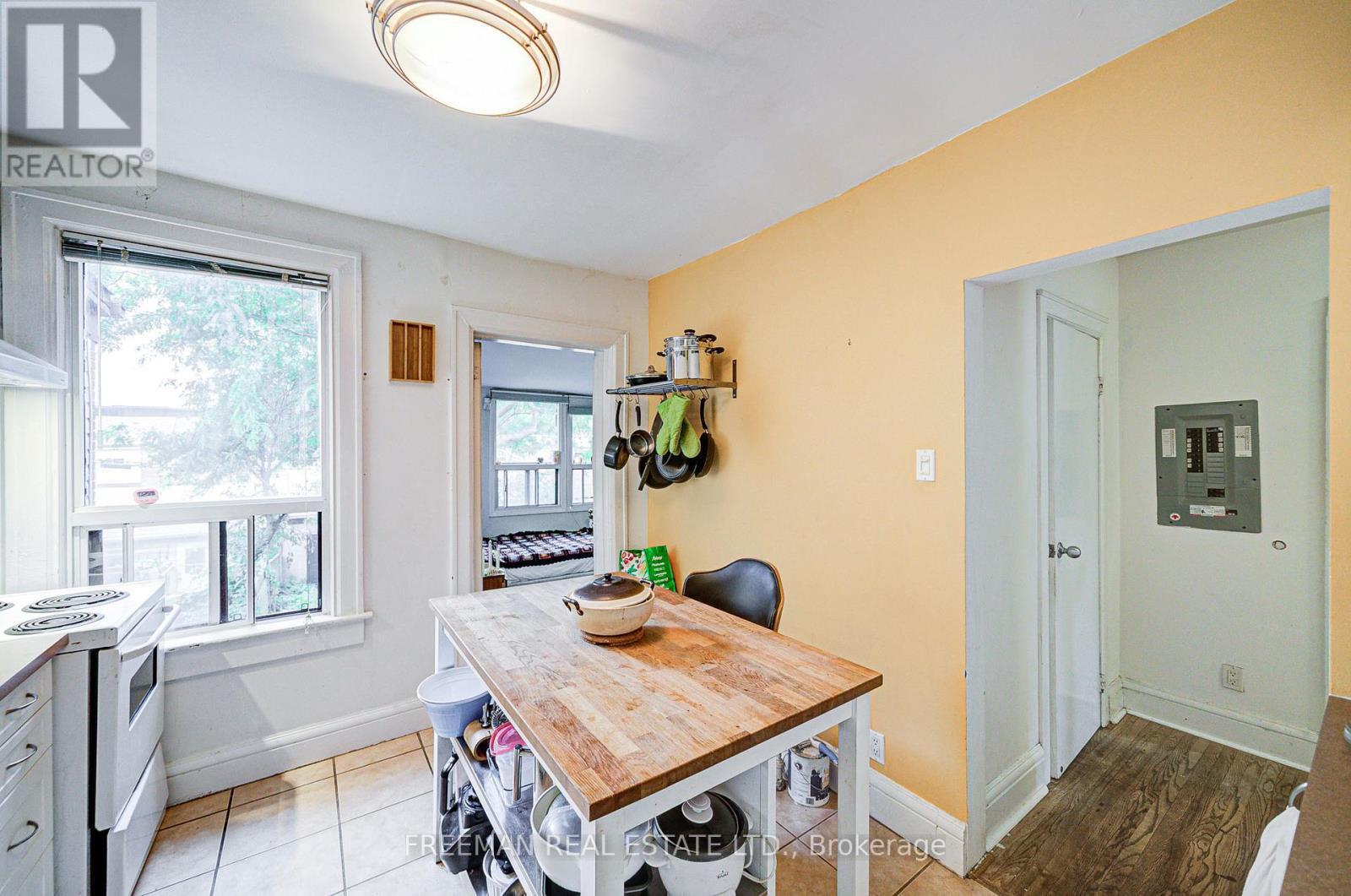 246 Euclid Avenue, Toronto, Ontario  M6J 2K2 - Photo 12 - C12427286