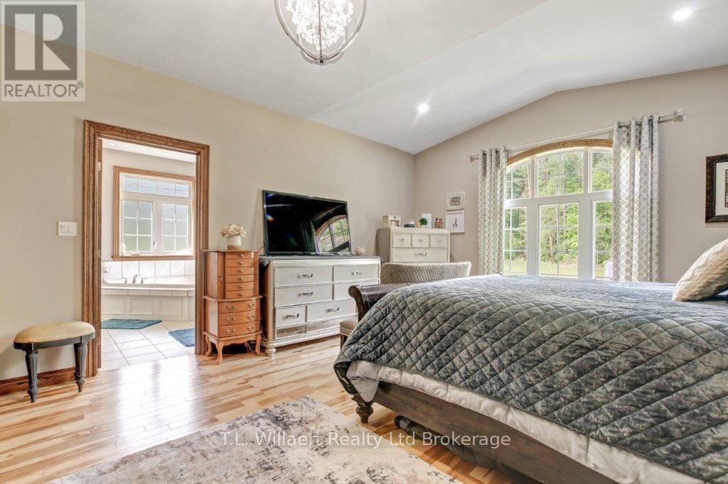 21 Charlton Street, Norfolk, Ontario  N3Y 4J9 - Photo 10 - X12427302