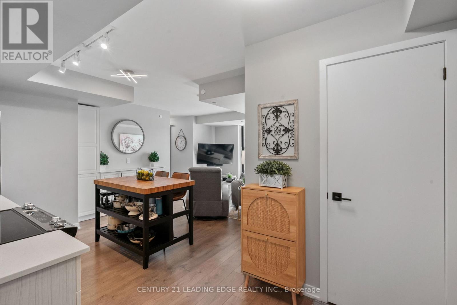 207 - 1401 O'connor Drive, Toronto, Ontario  M4B 2V5 - Photo 7 - E12427247