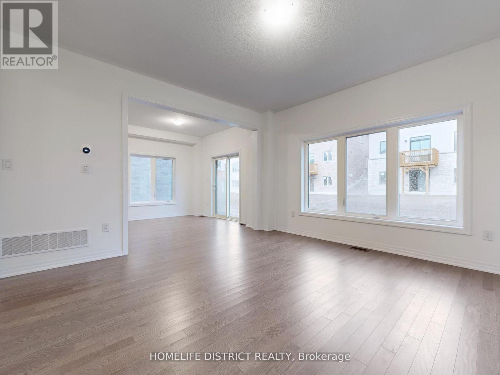 238 Flood Avenue, Clarington, Ontario  L1B 0C9 - Photo 3 - E12427251