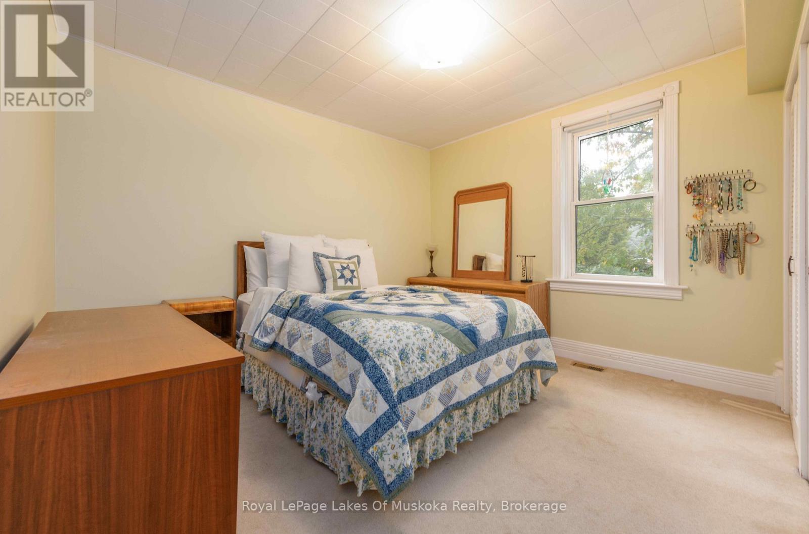97 James Street, Burk's Falls, Ontario  P0A 1C0 - Photo 19 - X12427321