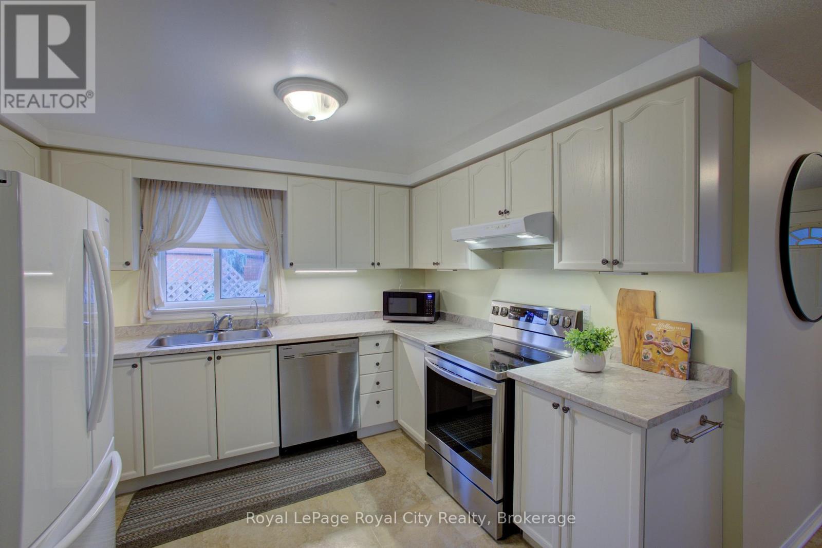 532 Flannery Drive, Centre Wellington, Ontario  N1M 3P4 - Photo 11 - X12427345
