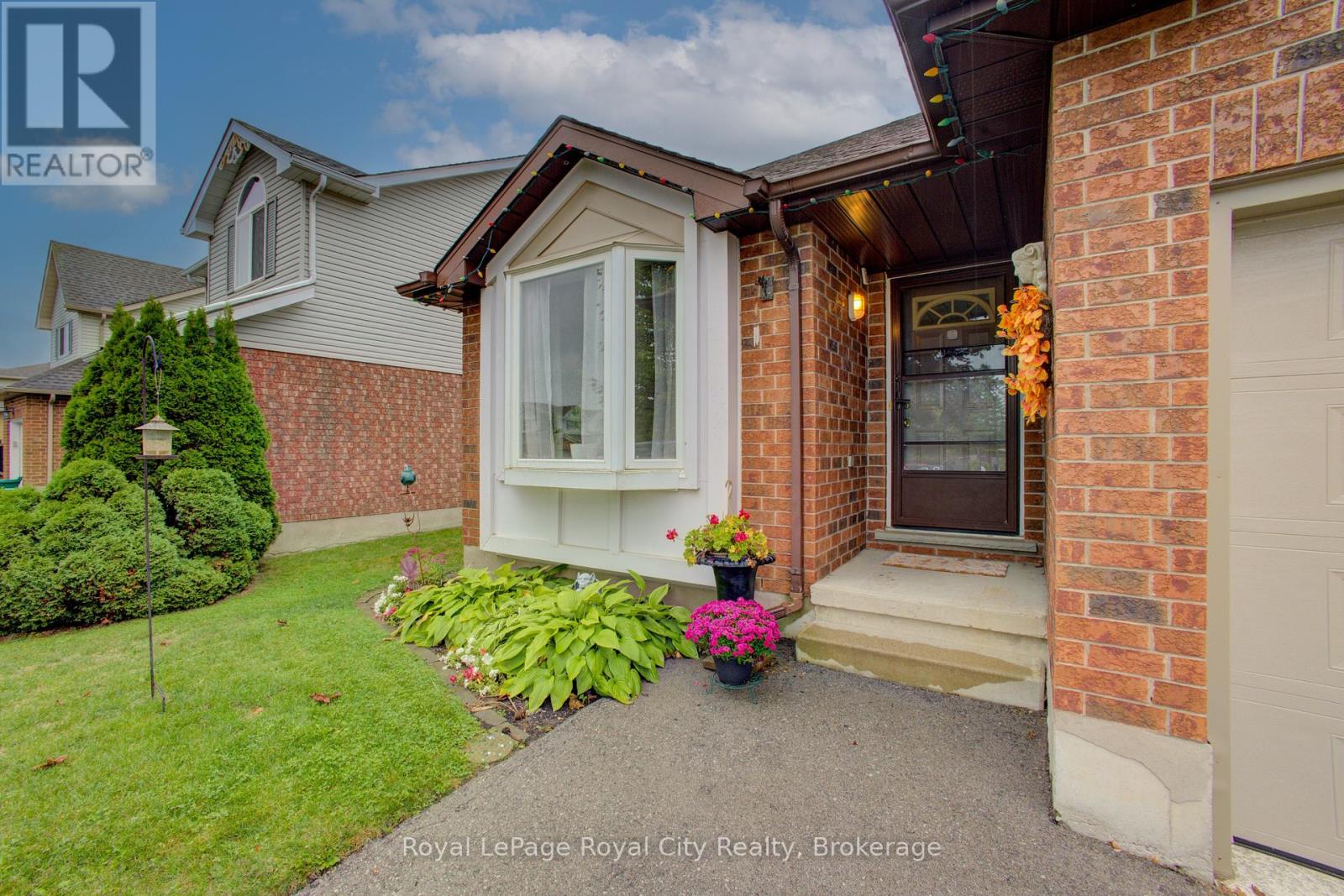 532 Flannery Drive, Centre Wellington, Ontario  N1M 3P4 - Photo 2 - X12427345