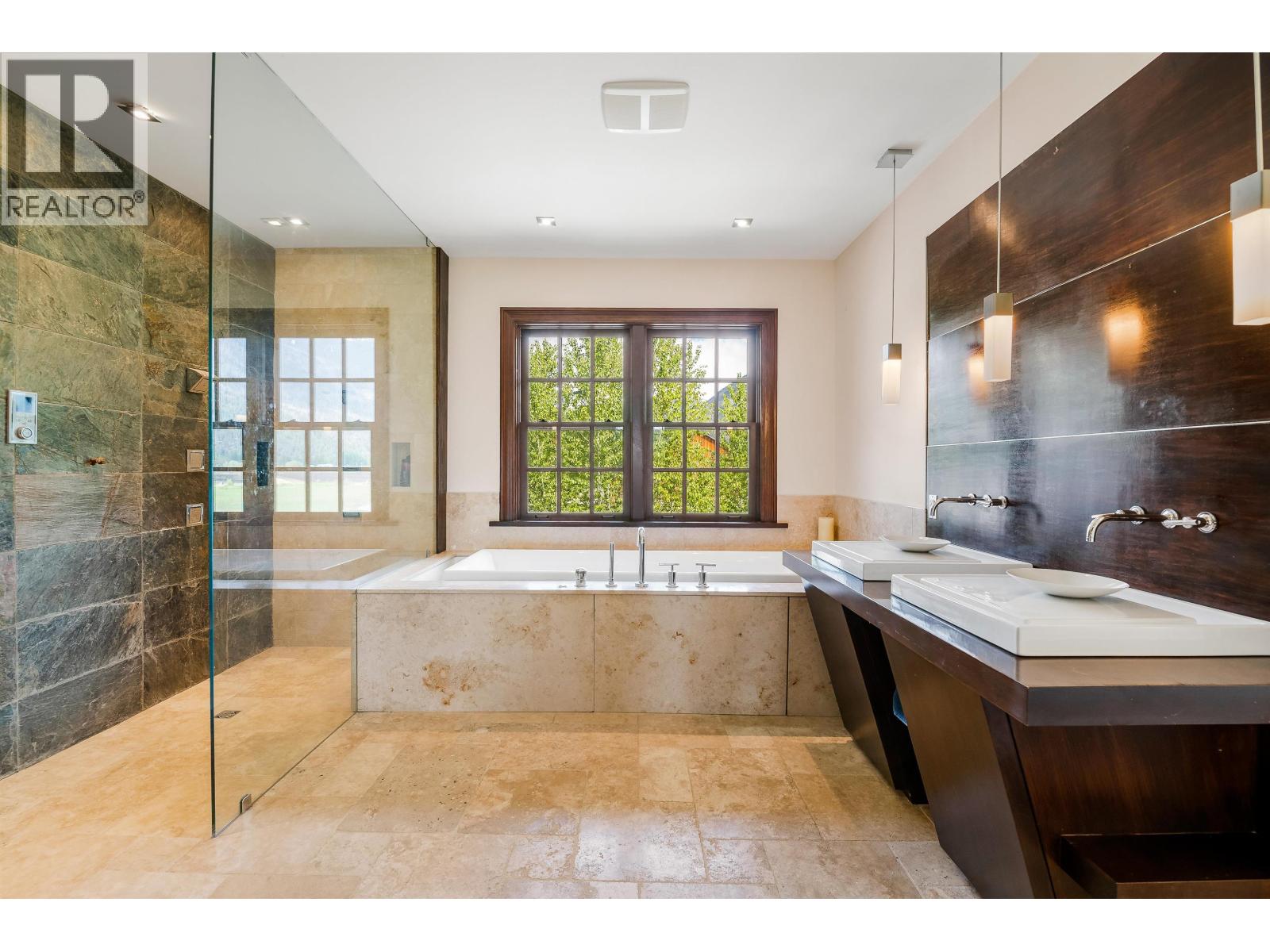 9115 Pemberton Meadows Road, Pemberton, British Columbia  V0N 2L2 - Photo 16 - R3052369