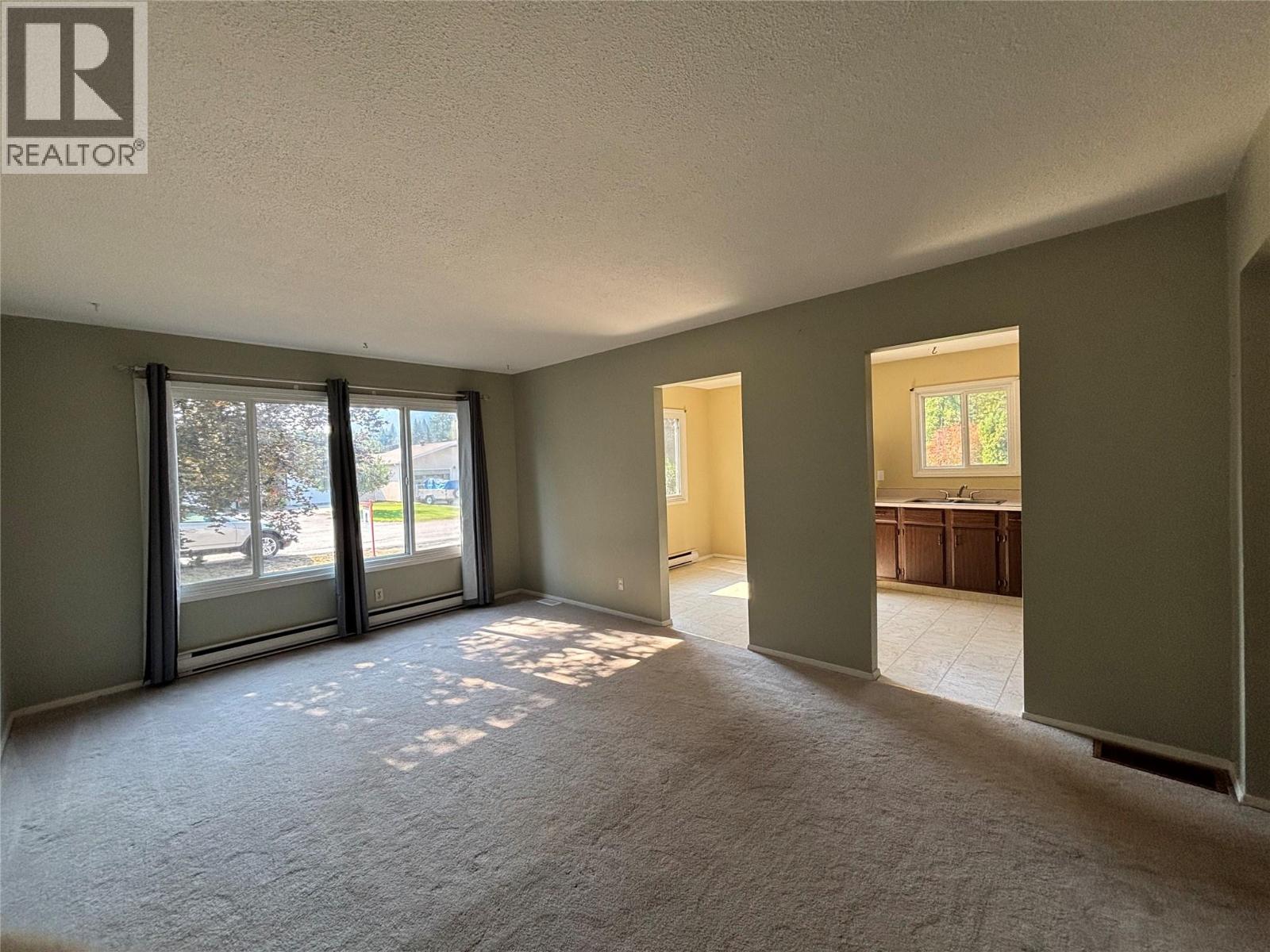 70 Juniper Avenue, Fruitvale, British Columbia  V0G 1L0 - Photo 4 - 10362403