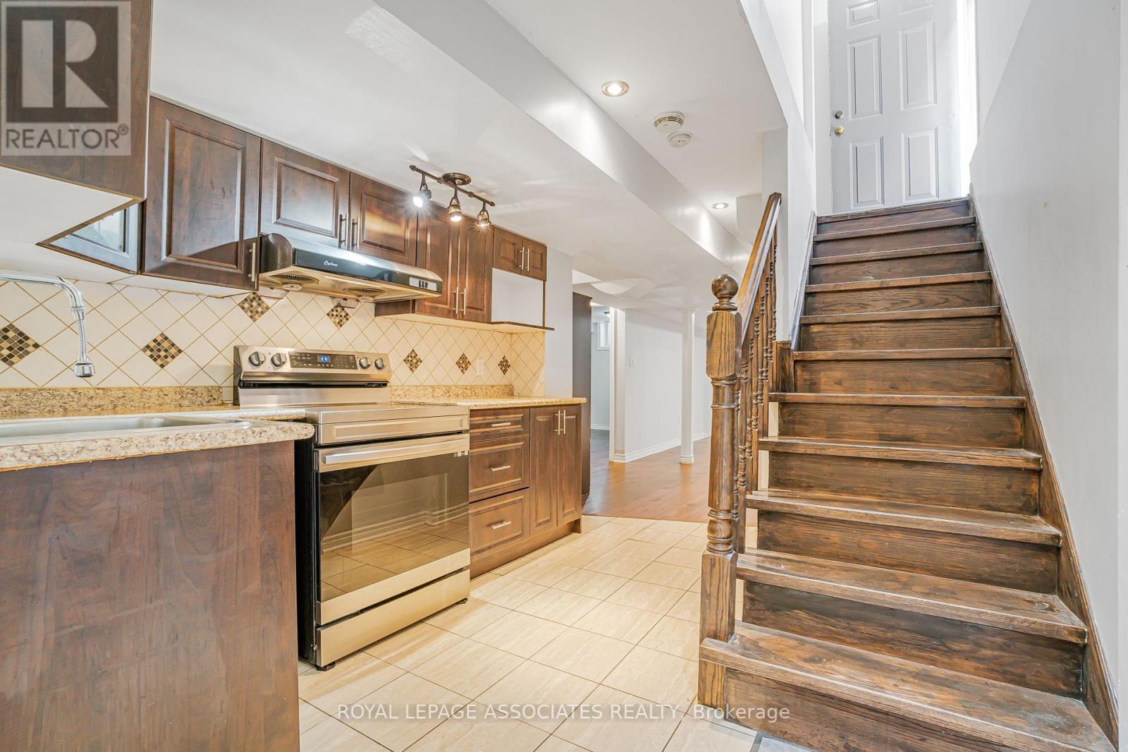 Bsmt - 36 Clandfield Street, Markham, Ontario  L3S 4G7 - Photo 4 - N12427149